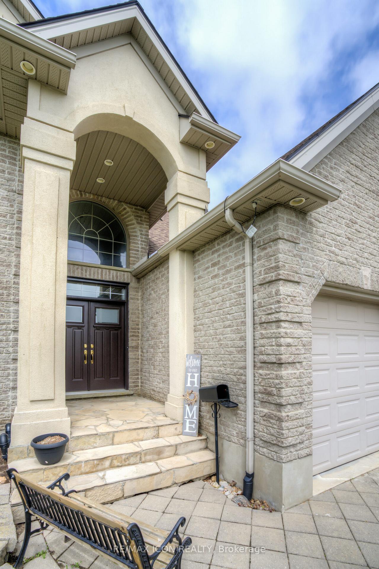 Photo 4 of 19 Redtail Court, St. Thomas — HOMEH