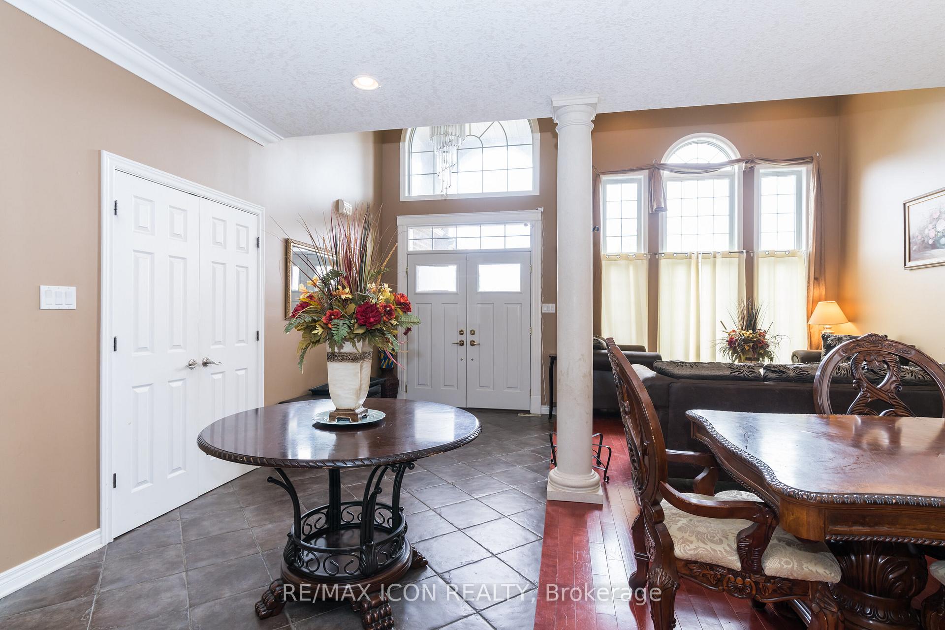 Photo 8 of 19 Redtail Court, St. Thomas — HOMEH