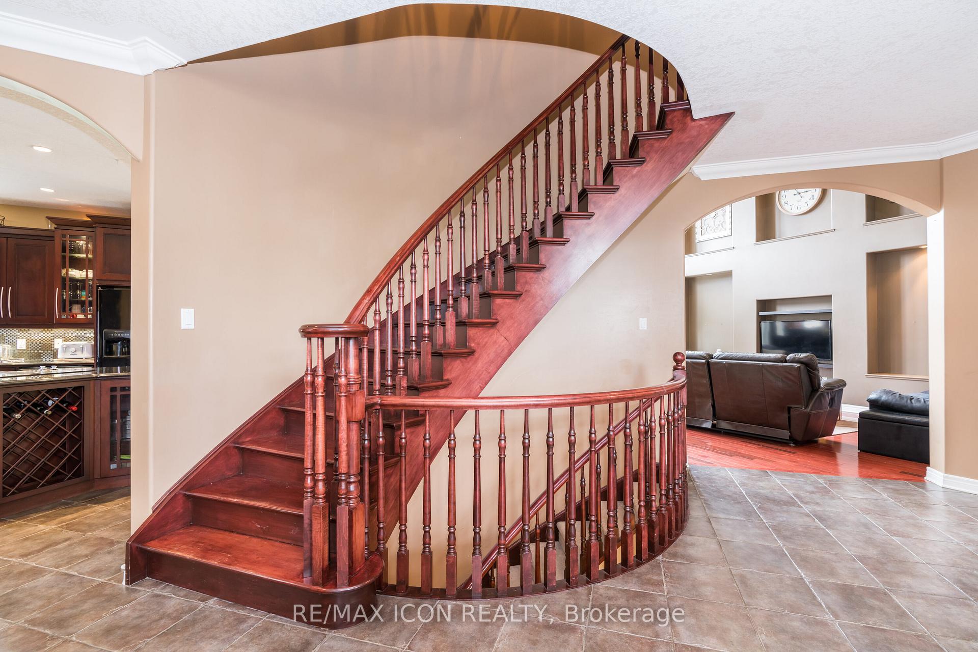 Photo 11 of 19 Redtail Court, St. Thomas — HOMEH