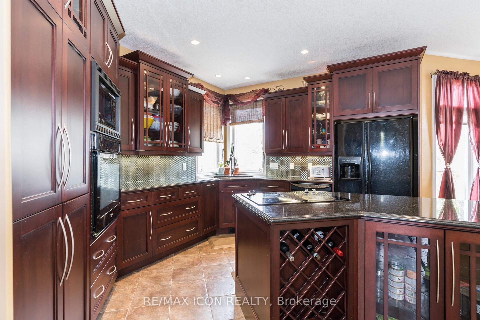 Photo 20 of 19 Redtail Court, St. Thomas — HOMEH