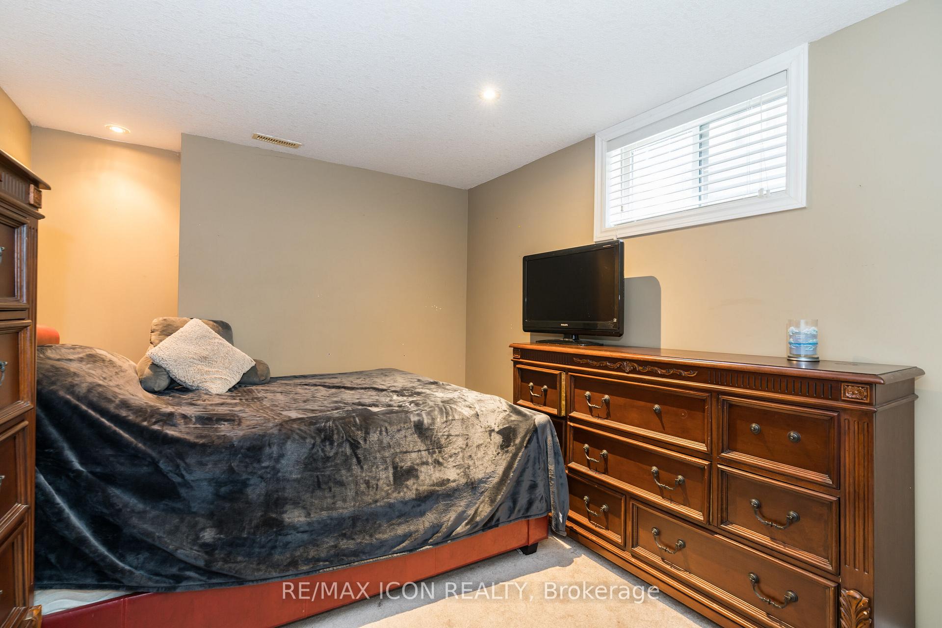 Photo 38 of 19 Redtail Court, St. Thomas — HOMEH