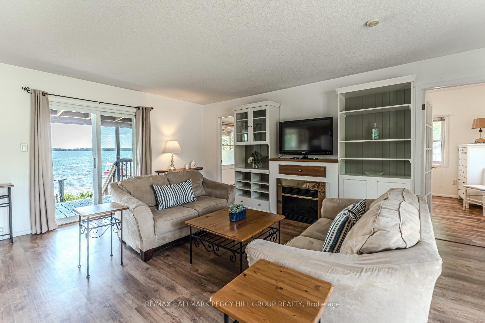 Photo 3 of 5580 Penetanguishene Road, Springwater, Rural Springwater — HOMEH