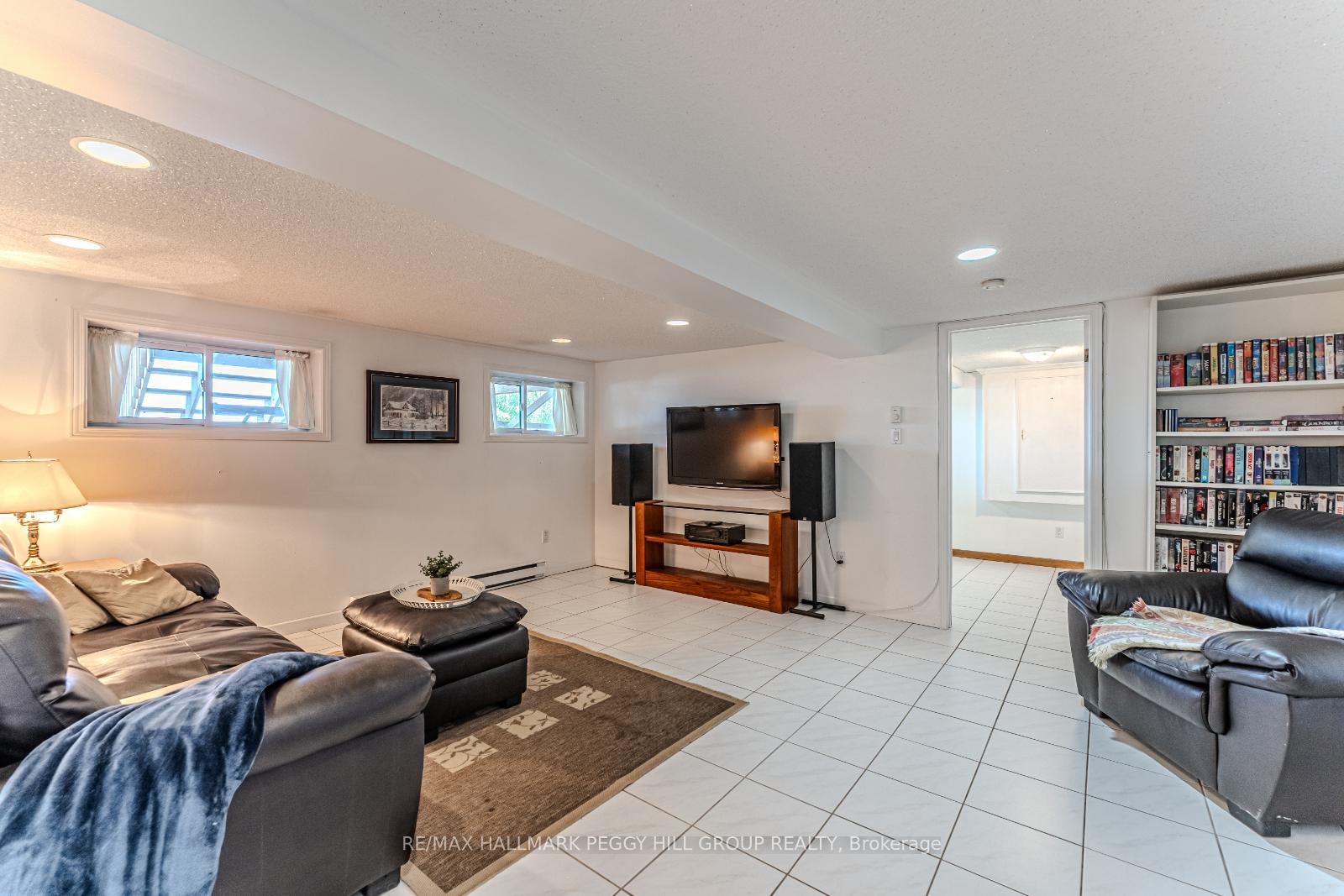 Photo 12 of 5580 Penetanguishene Road, Springwater, Rural Springwater — HOMEH
