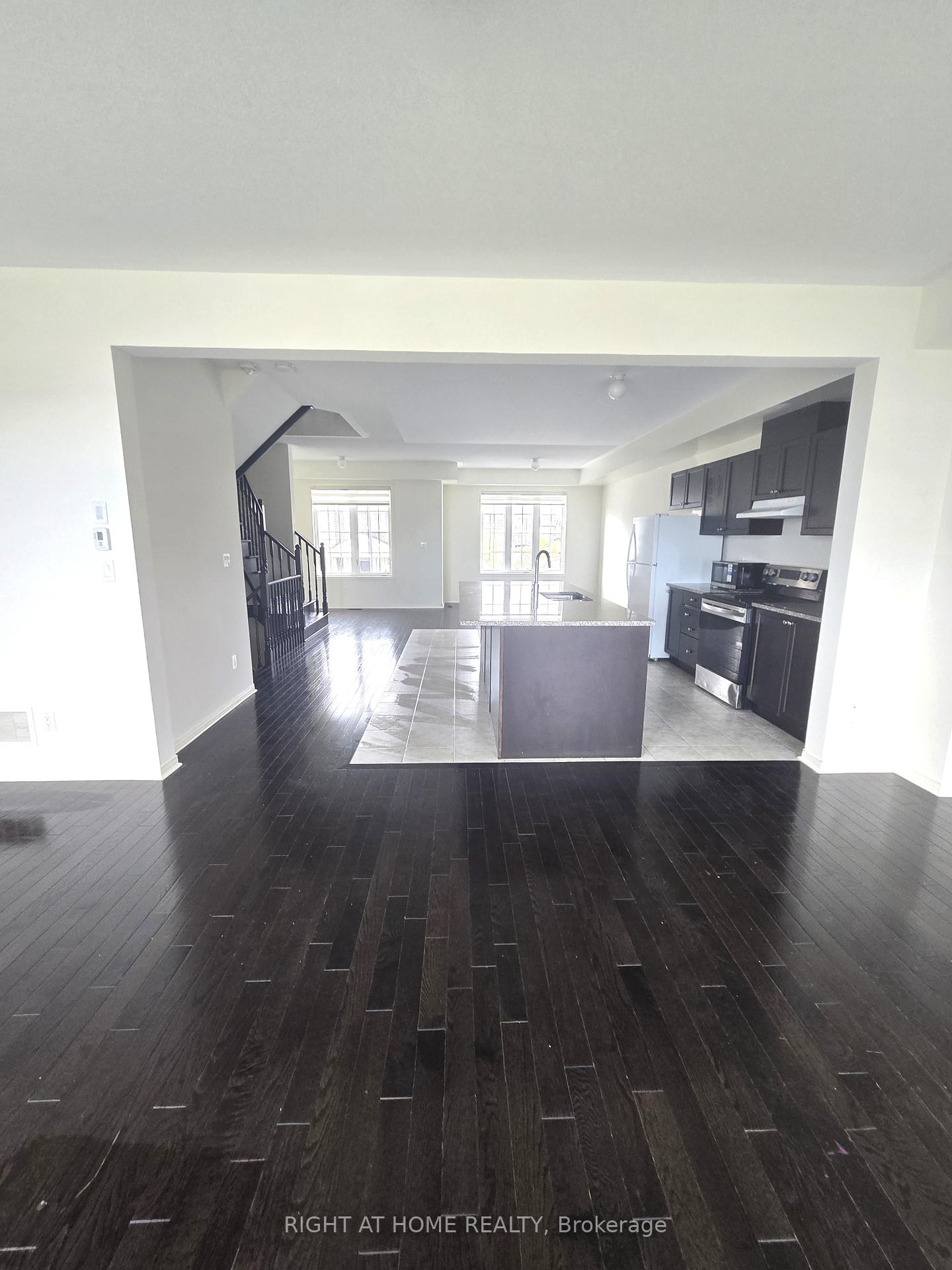 Photo 3 of 18 Hartney Drive, Richmond Hill, Rural Richmond Hill — HOMEH
