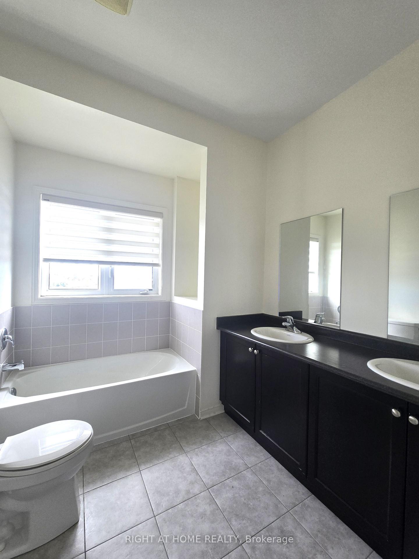 Photo 7 of 18 Hartney Drive, Richmond Hill, Rural Richmond Hill — HOMEH
