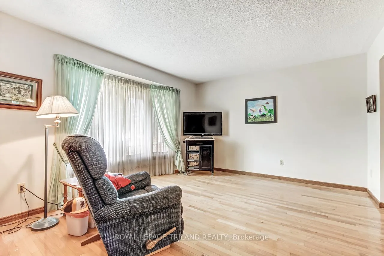 Photo 4 of 306 Highview Drive, St. Thomas — HOMEH