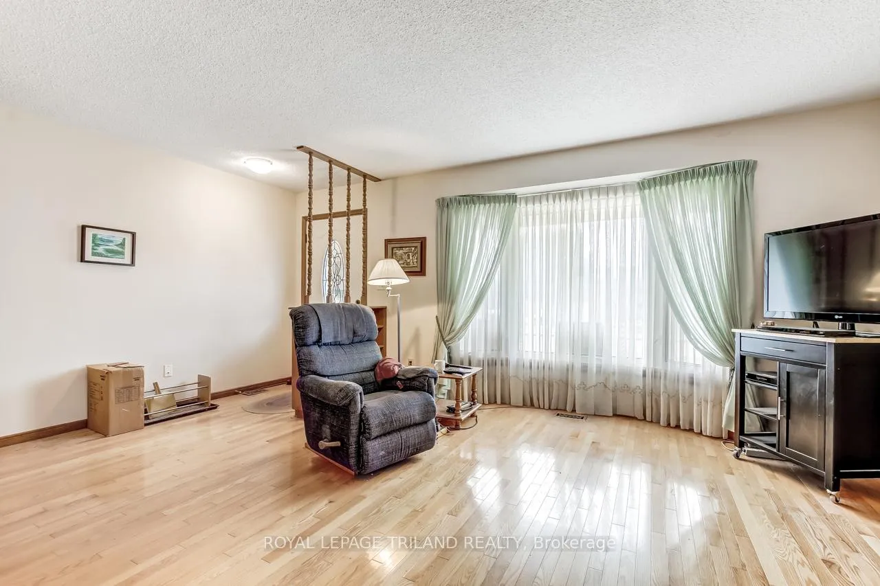 Photo 5 of 306 Highview Drive, St. Thomas — HOMEH