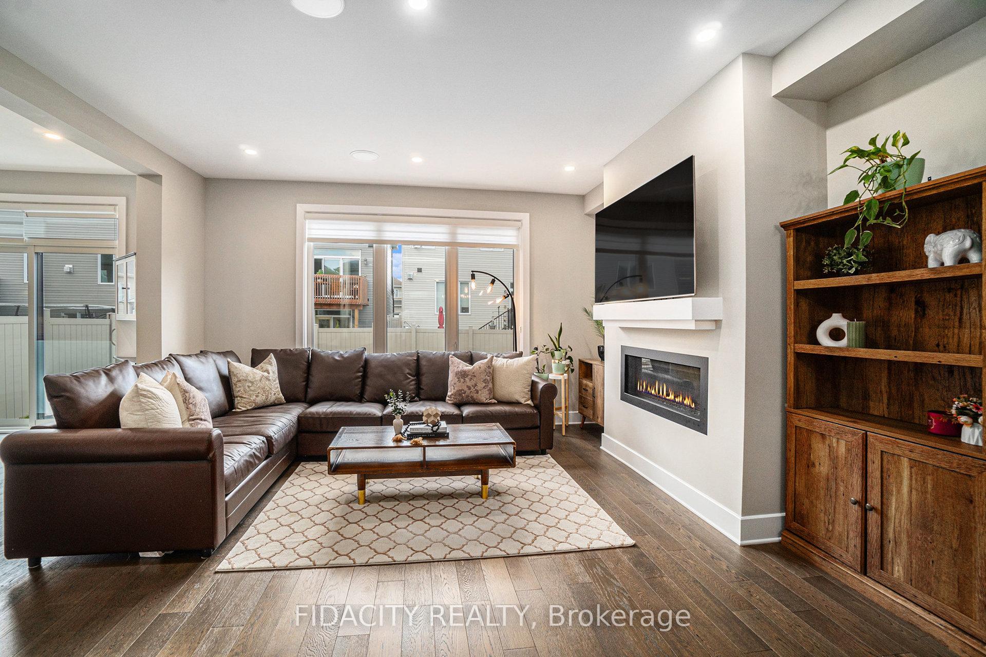 Photo 7 of 644 Eagle Crest Heights, Ottawa, Stittsville (North) — HOMEH