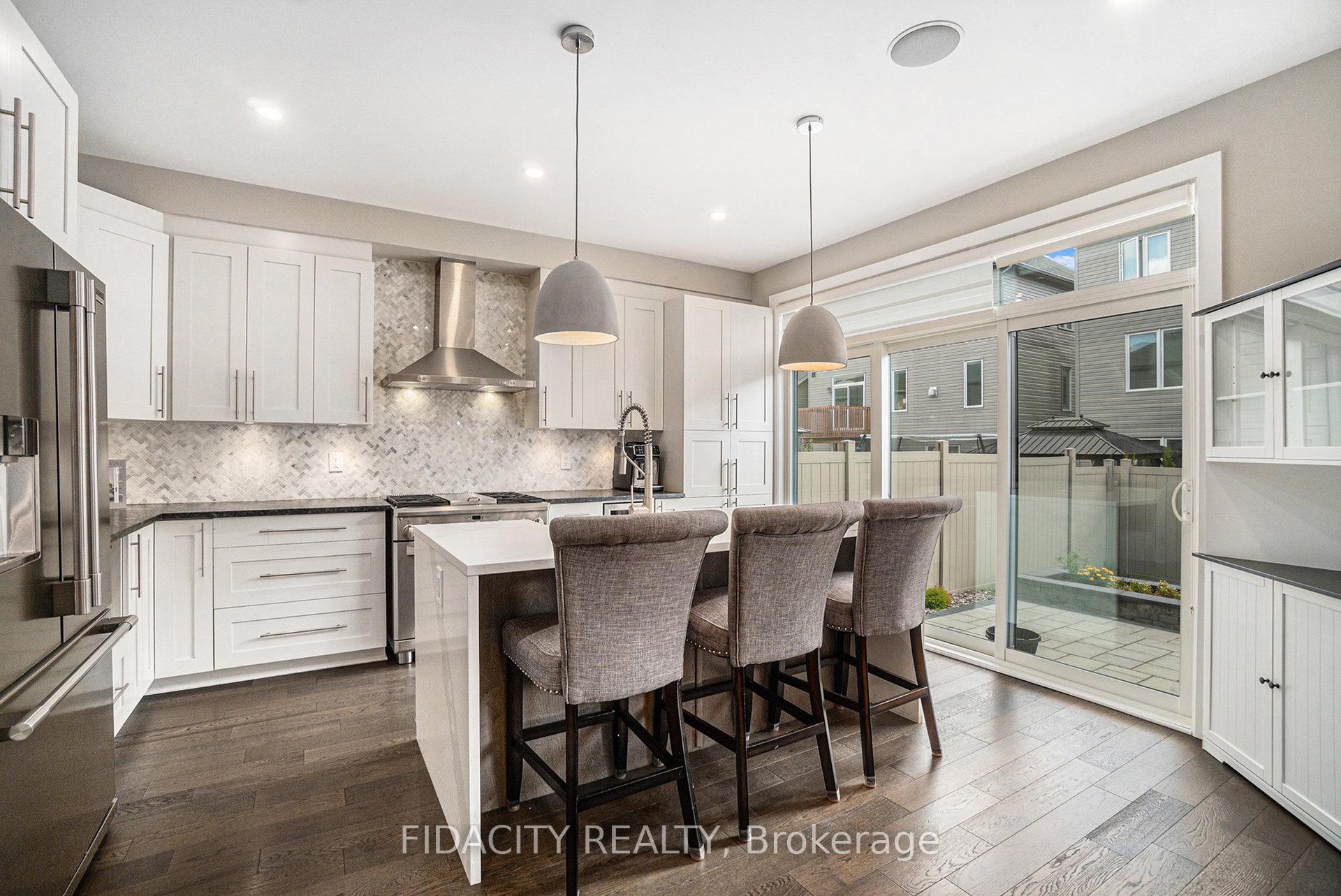 Photo 10 of 644 Eagle Crest Heights, Ottawa, Stittsville (North) — HOMEH