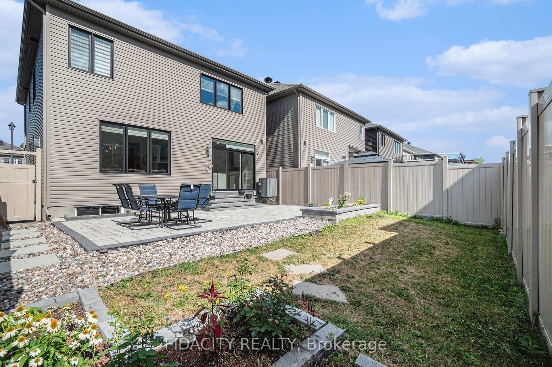Photo 29 of 644 Eagle Crest Heights, Ottawa, Stittsville (North) — HOMEH