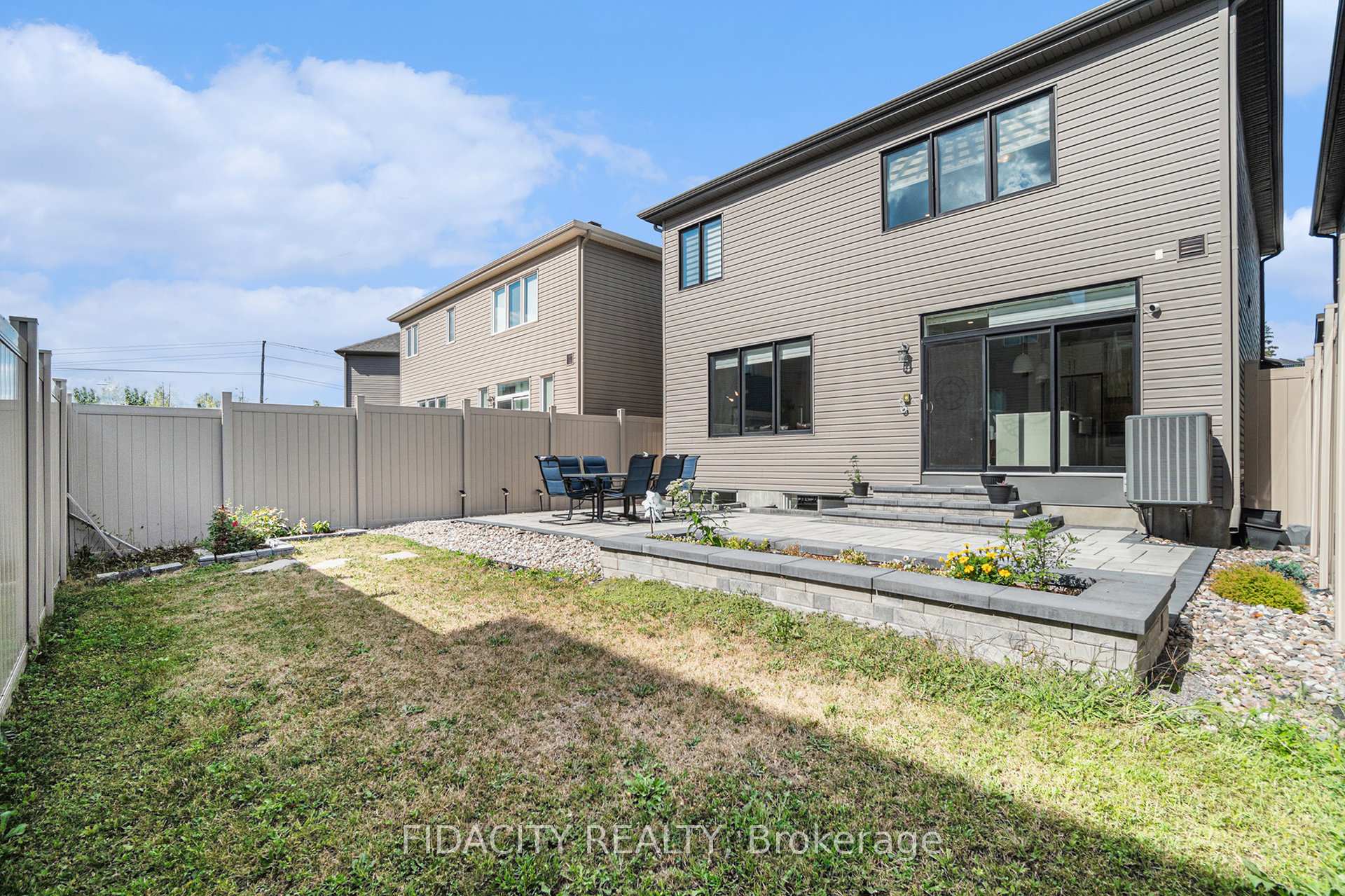 Photo 30 of 644 Eagle Crest Heights, Ottawa, Stittsville (North) — HOMEH