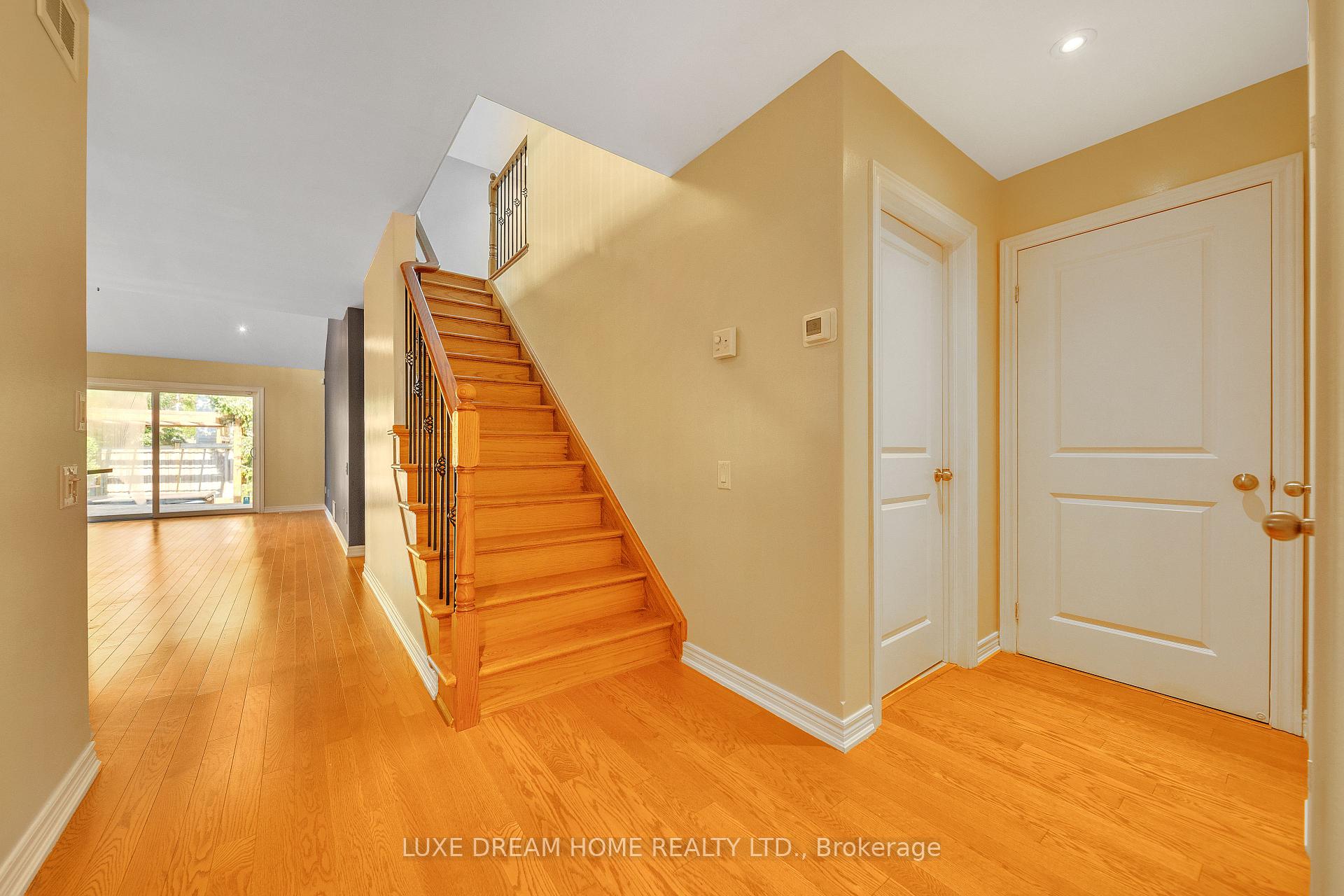 Photo 11 of 2 Chicory Crescent, St. Catharines, Haig — HOMEH