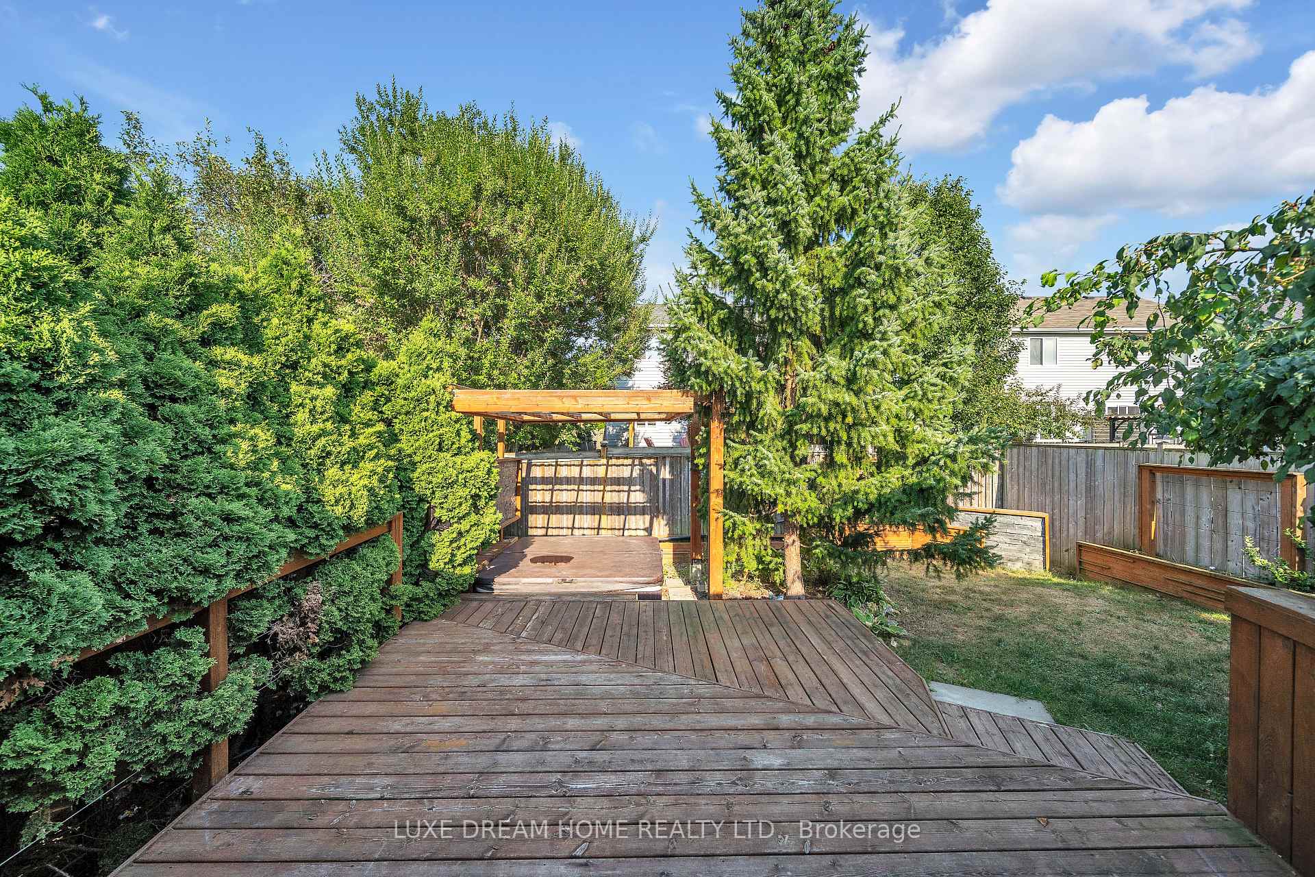 Photo 33 of 2 Chicory Crescent, St. Catharines, Haig — HOMEH