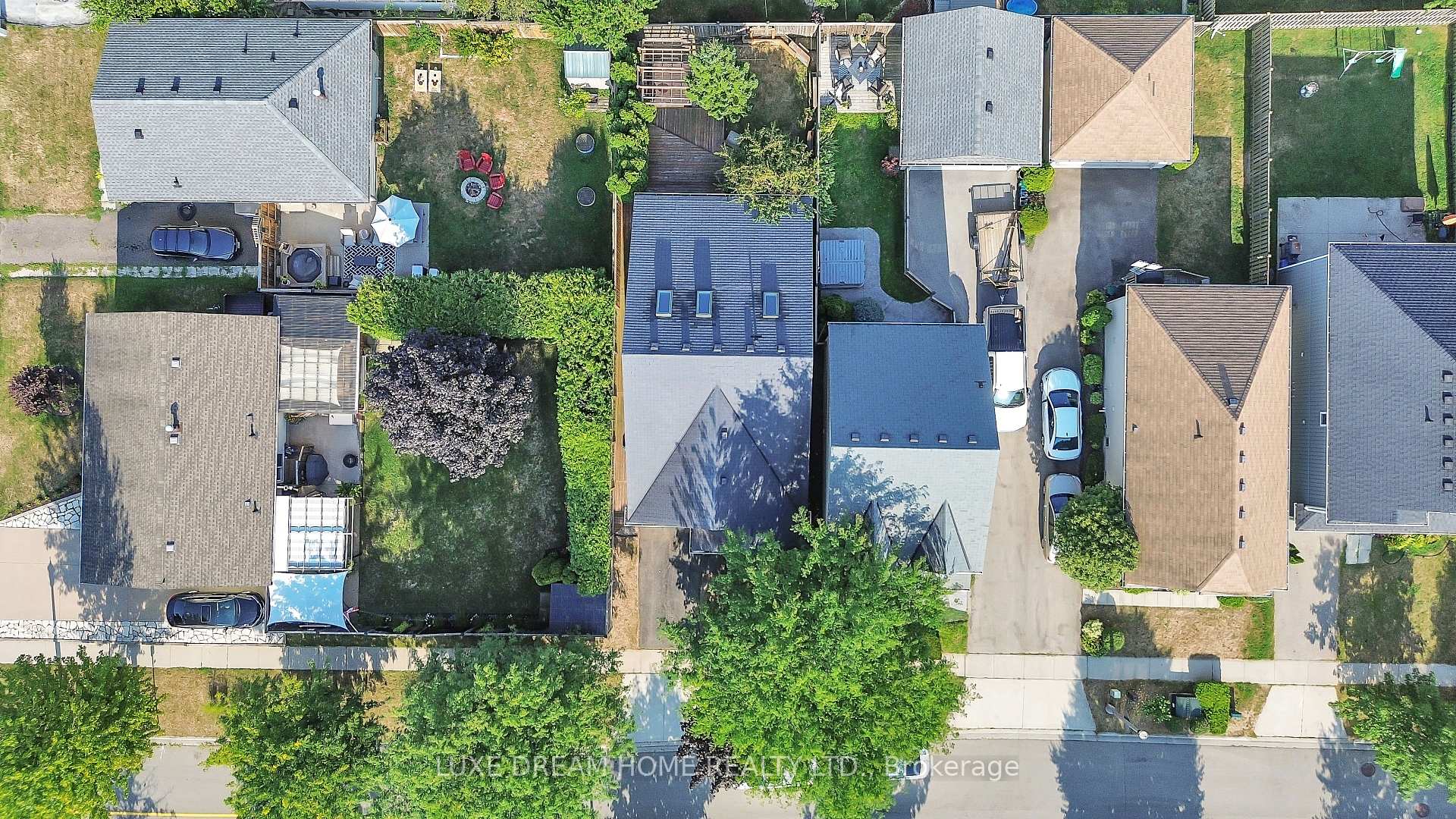Photo 38 of 2 Chicory Crescent, St. Catharines, Haig — HOMEH