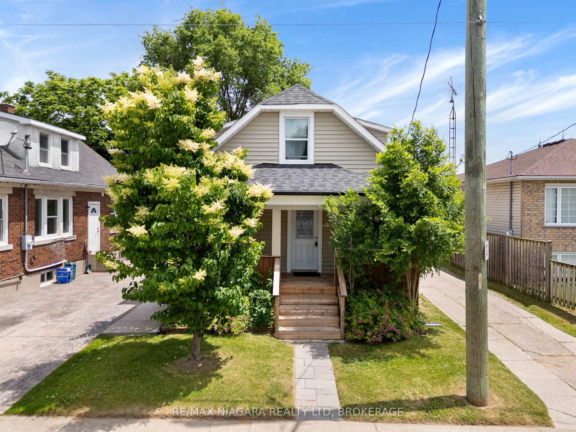 Photo 1 of Unit Main, 16 Ormonde Avenue, St. Catharines, Facer — HOMEH