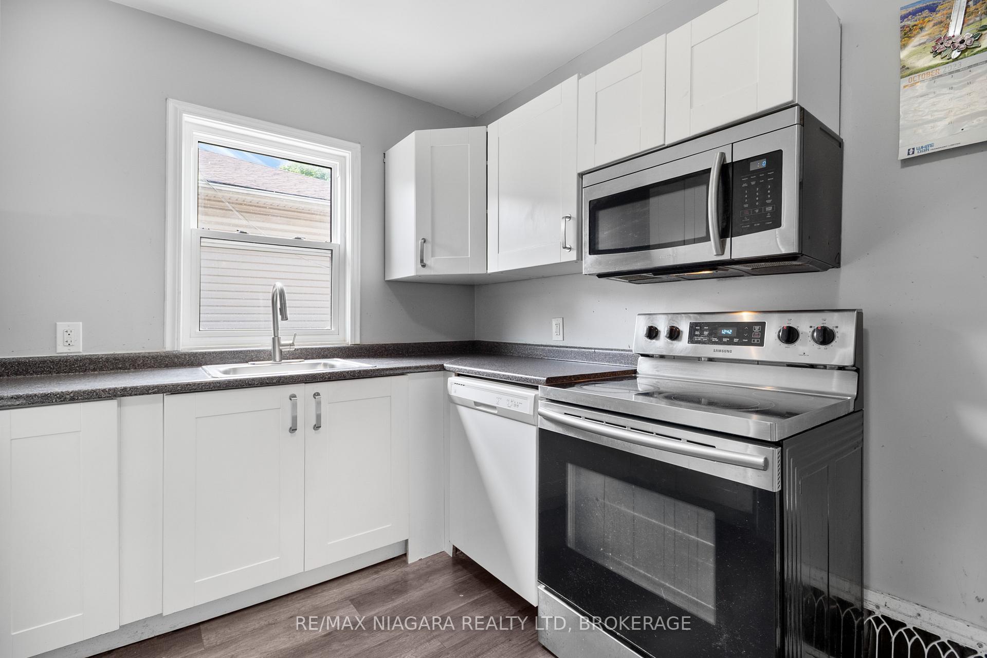 Photo 10 of Unit Main, 16 Ormonde Avenue, St. Catharines, Facer — HOMEH