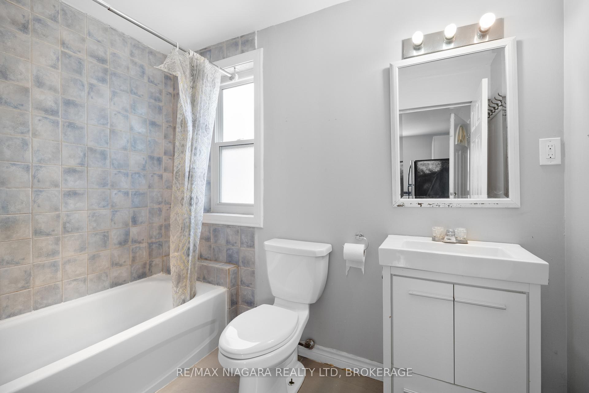 Photo 12 of Unit Main, 16 Ormonde Avenue, St. Catharines, Facer — HOMEH