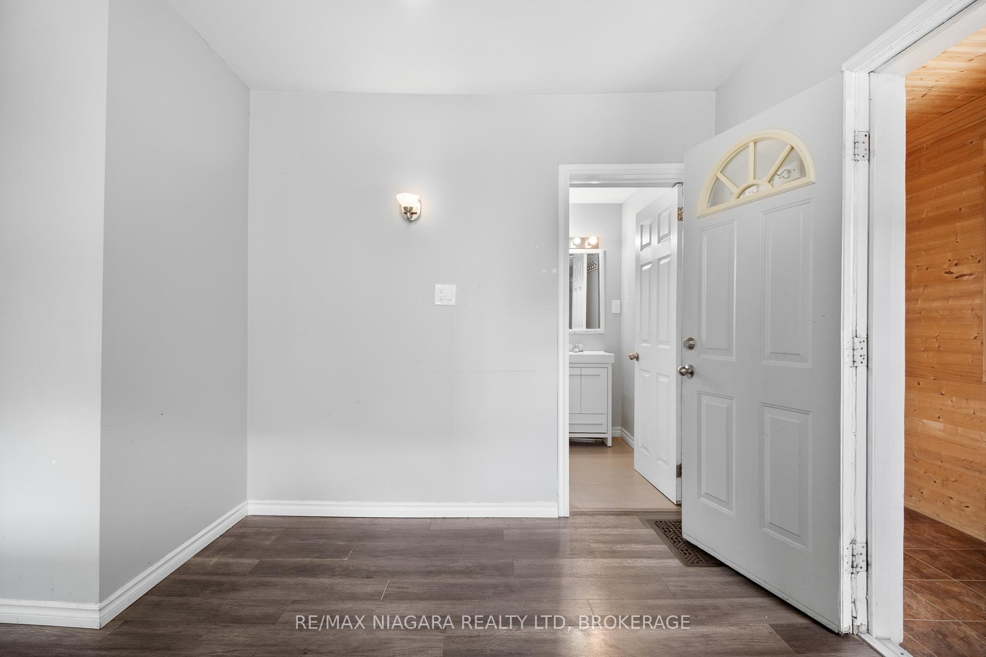 Photo 13 of Unit Main, 16 Ormonde Avenue, St. Catharines, Facer — HOMEH