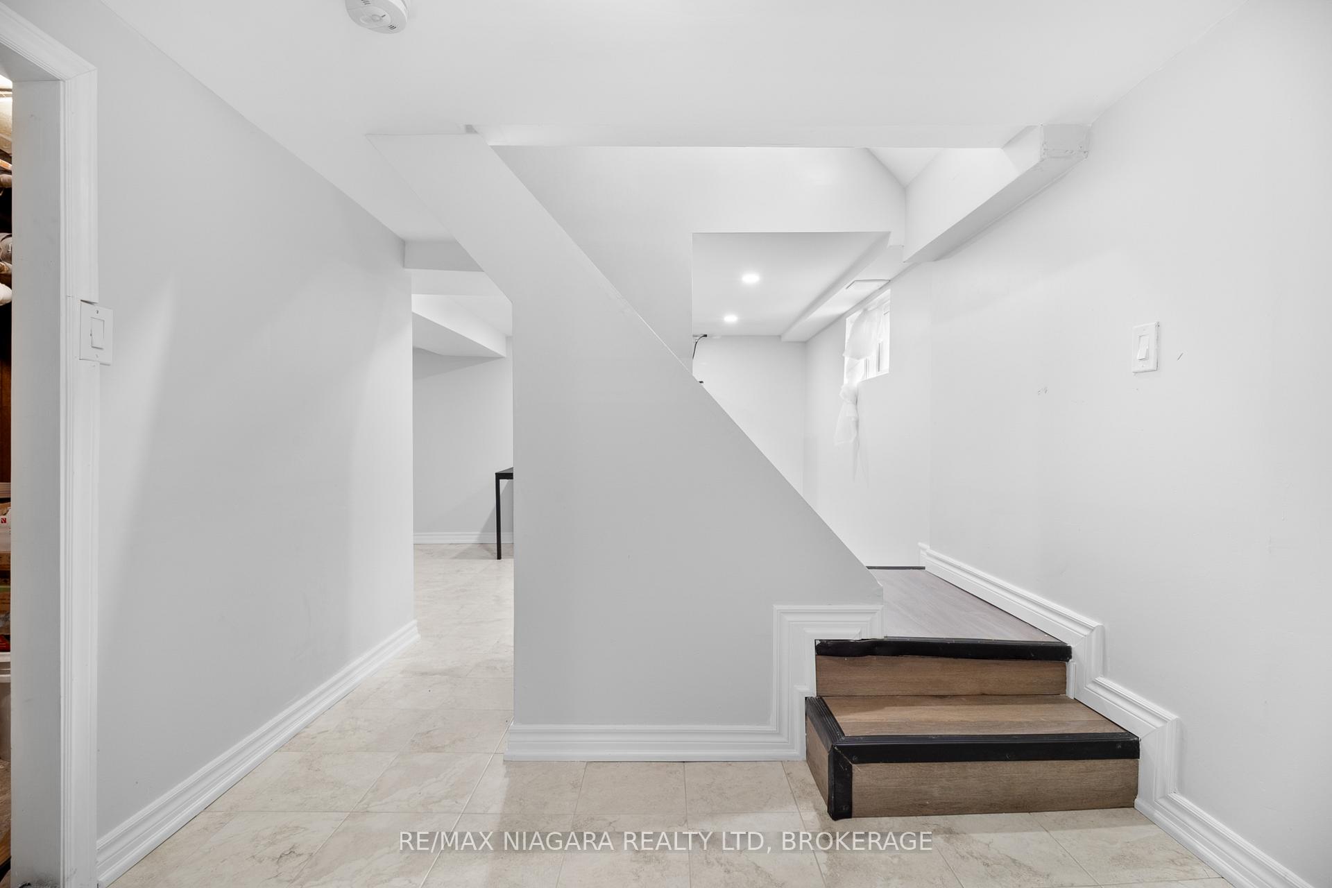 Photo 19 of Unit Main, 16 Ormonde Avenue, St. Catharines, Facer — HOMEH