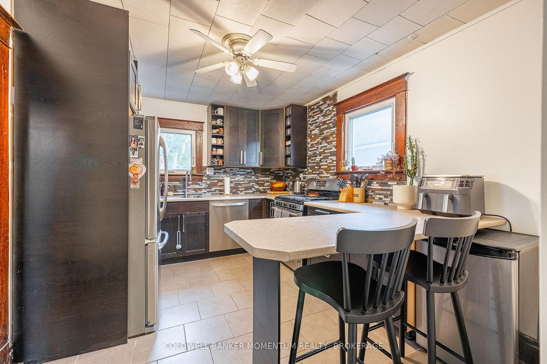 Photo 21 of 7 Linwood Street, St. Catharines, Downtown — HOMEH