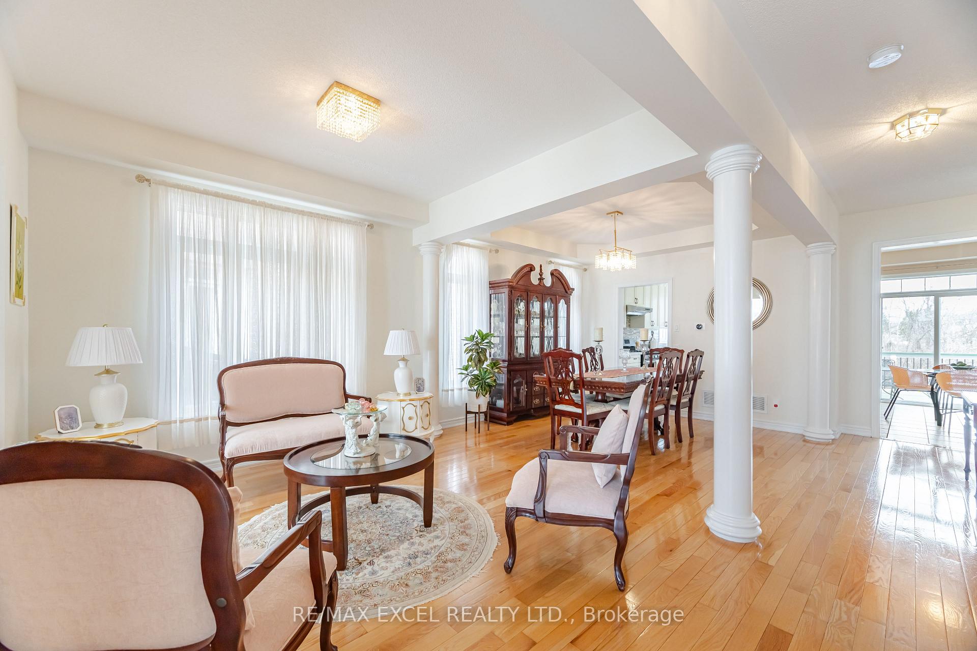 Photo 4 of 29 Brass Drive N, Richmond Hill, Jefferson — HOMEH