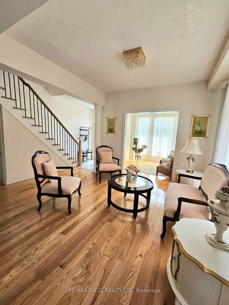 Photo 5 of 29 Brass Drive N, Richmond Hill, Jefferson — HOMEH