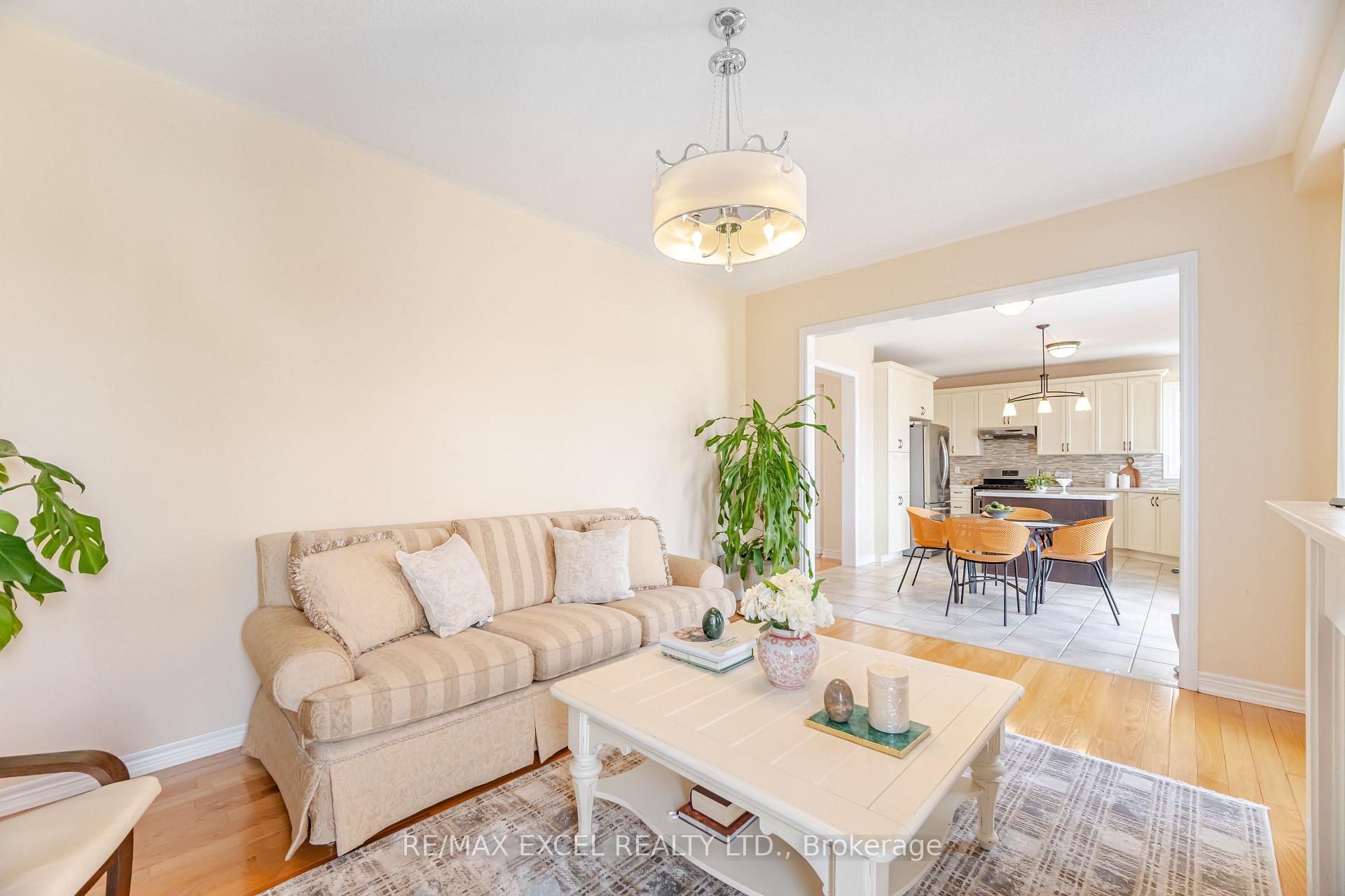 Photo 13 of 29 Brass Drive N, Richmond Hill, Jefferson — HOMEH