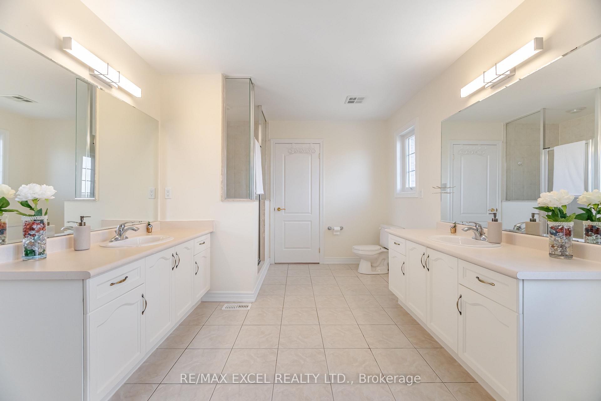 Photo 18 of 29 Brass Drive N, Richmond Hill, Jefferson — HOMEH