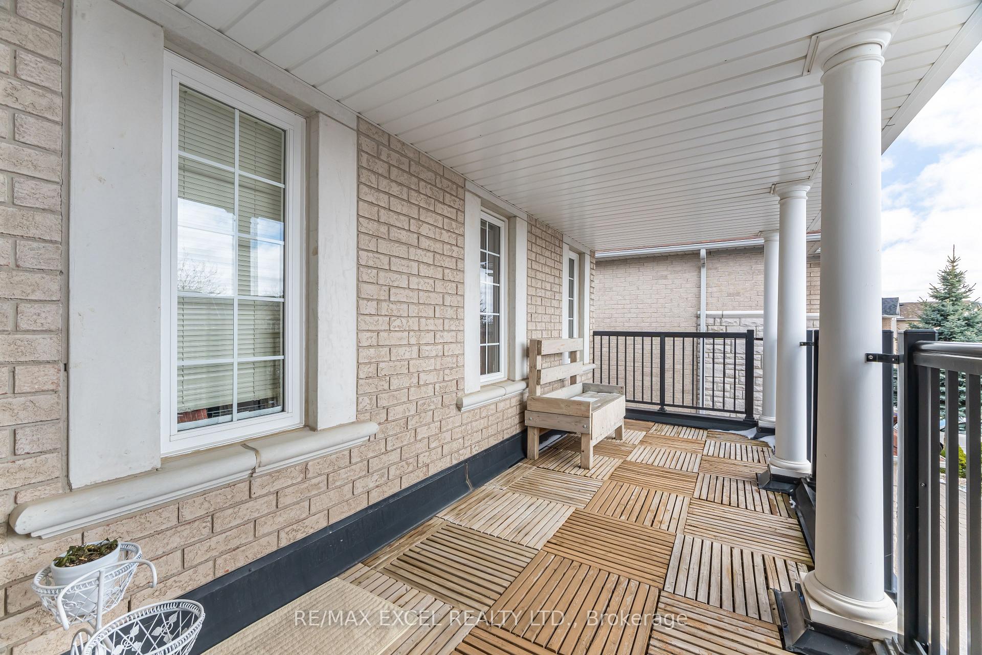 Photo 23 of 29 Brass Drive N, Richmond Hill, Jefferson — HOMEH