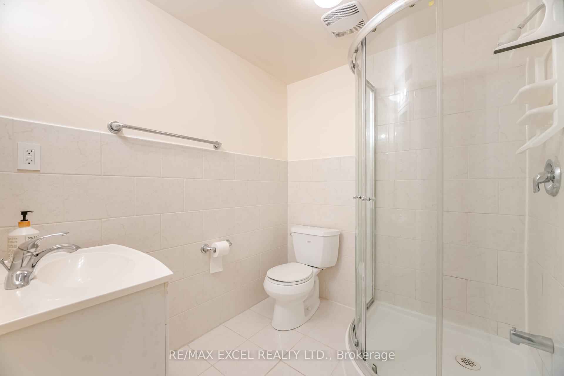 Photo 25 of 29 Brass Drive N, Richmond Hill, Jefferson — HOMEH
