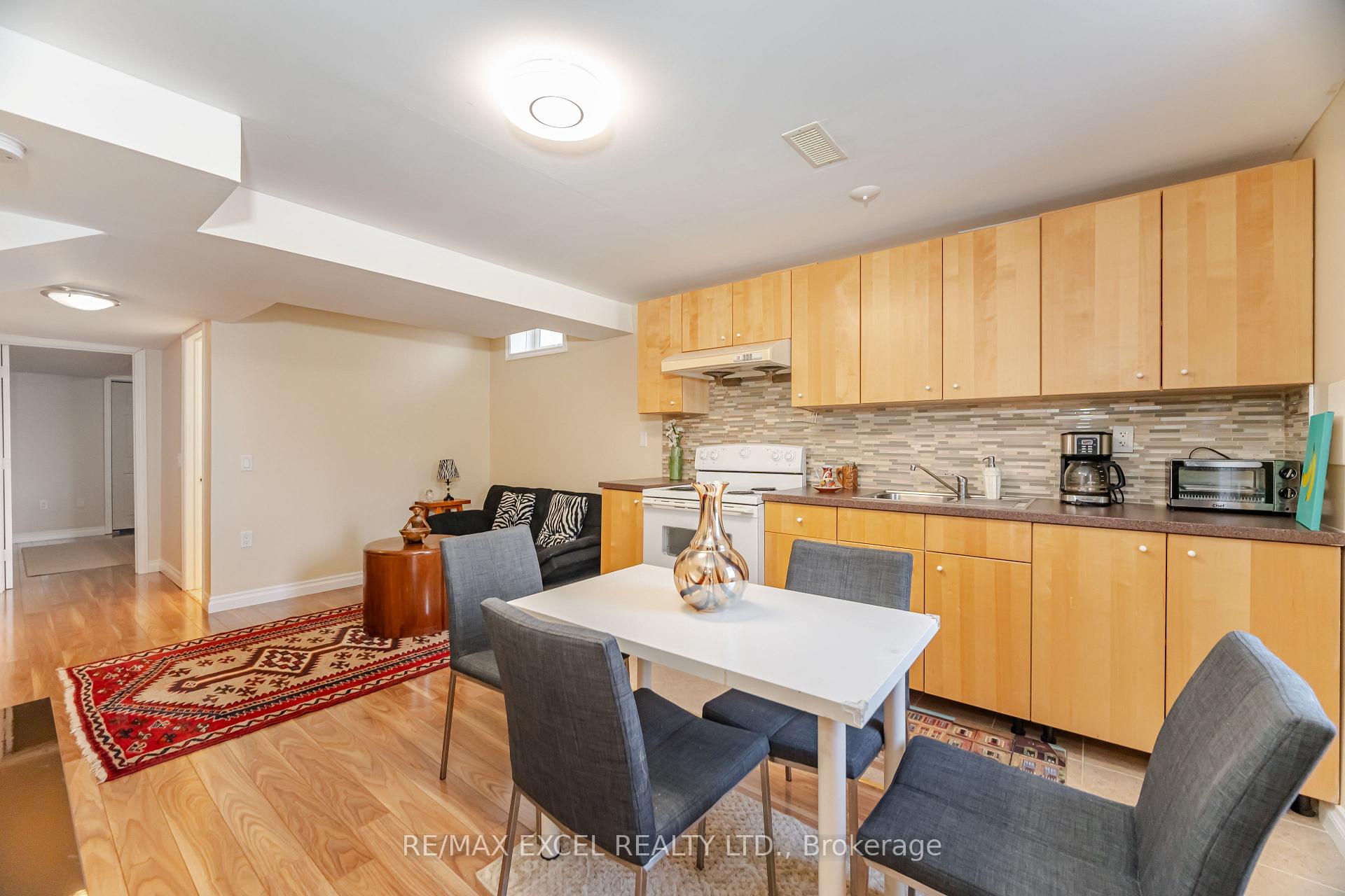 Photo 27 of 29 Brass Drive N, Richmond Hill, Jefferson — HOMEH