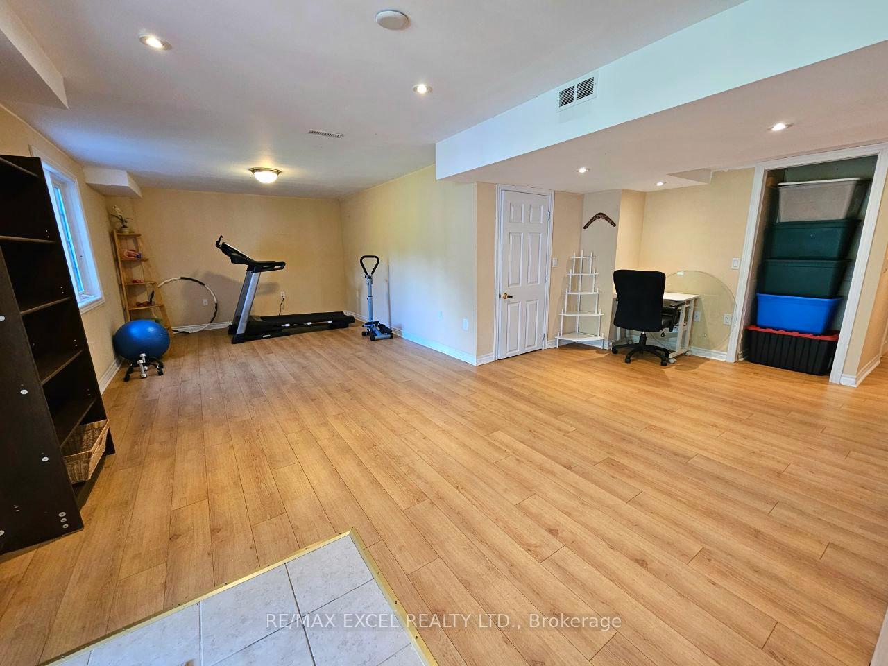 Photo 30 of 29 Brass Drive N, Richmond Hill, Jefferson — HOMEH
