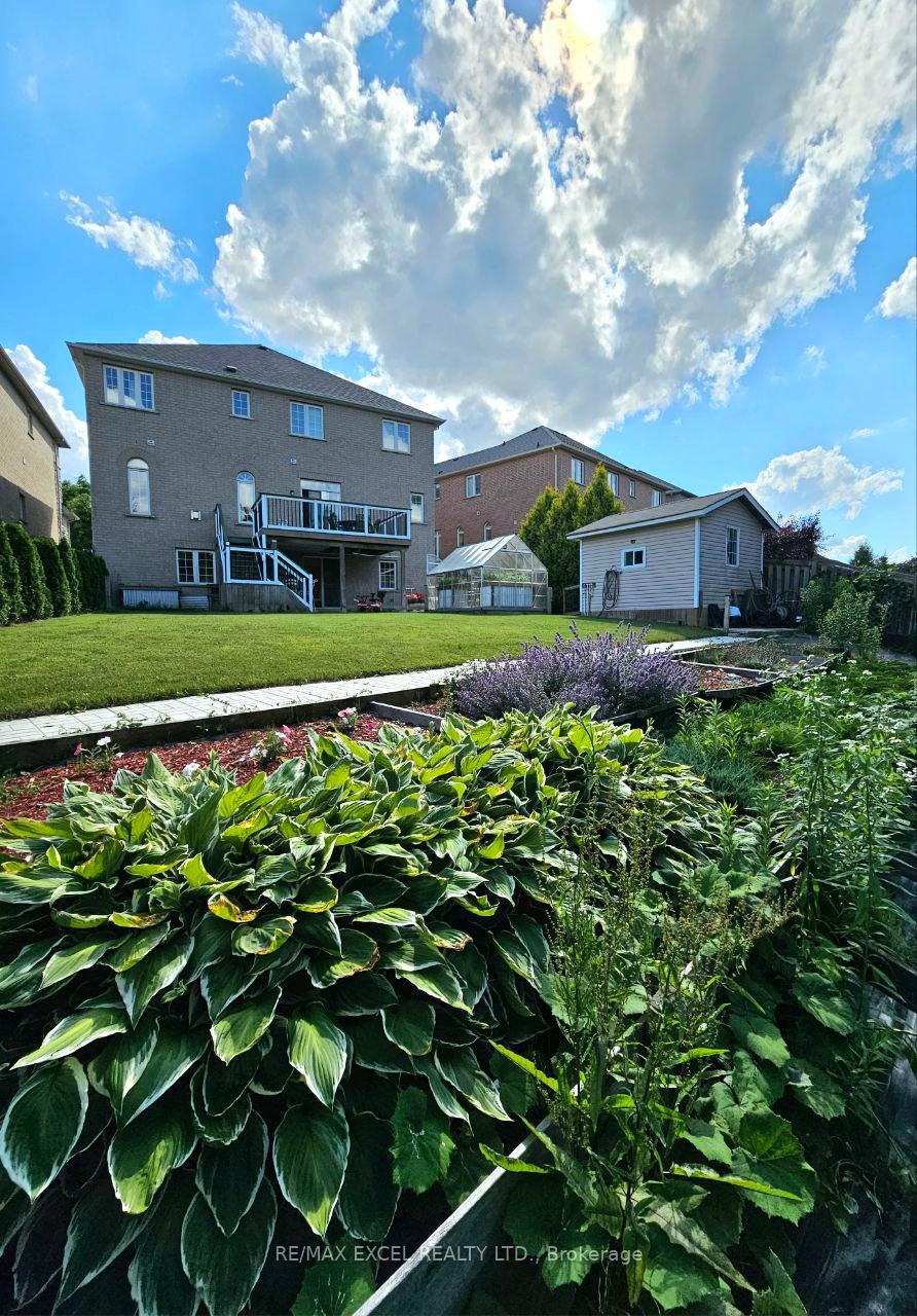 Photo 32 of 29 Brass Drive N, Richmond Hill, Jefferson — HOMEH