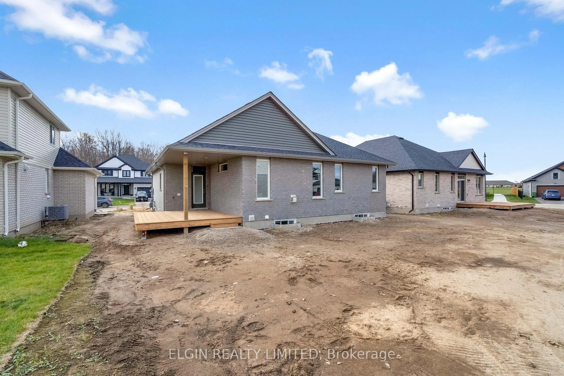 Photo 4 of 8 Hartland Circle, St. Thomas — HOMEH