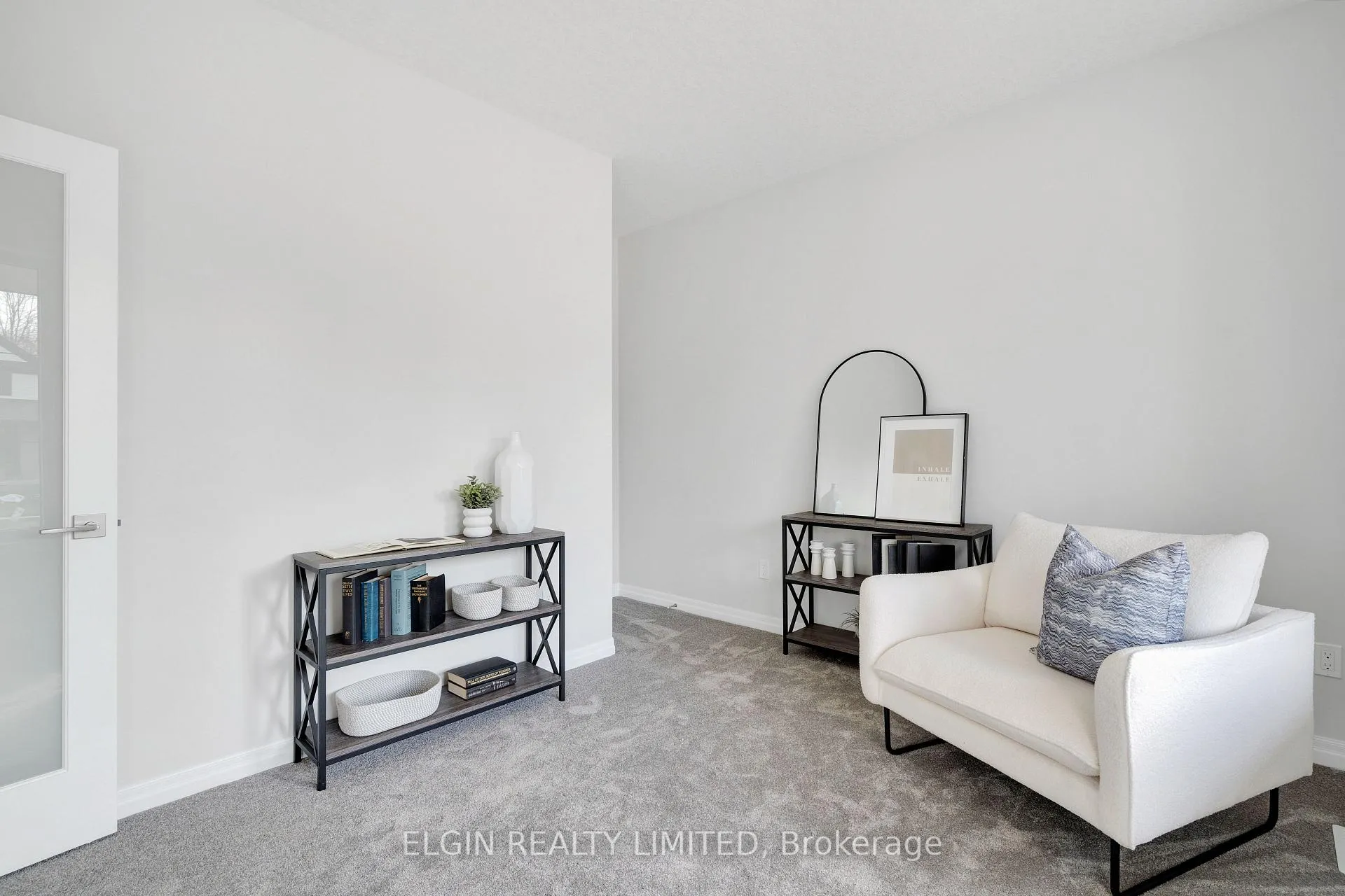 Photo 10 of 8 Hartland Circle, St. Thomas — HOMEH