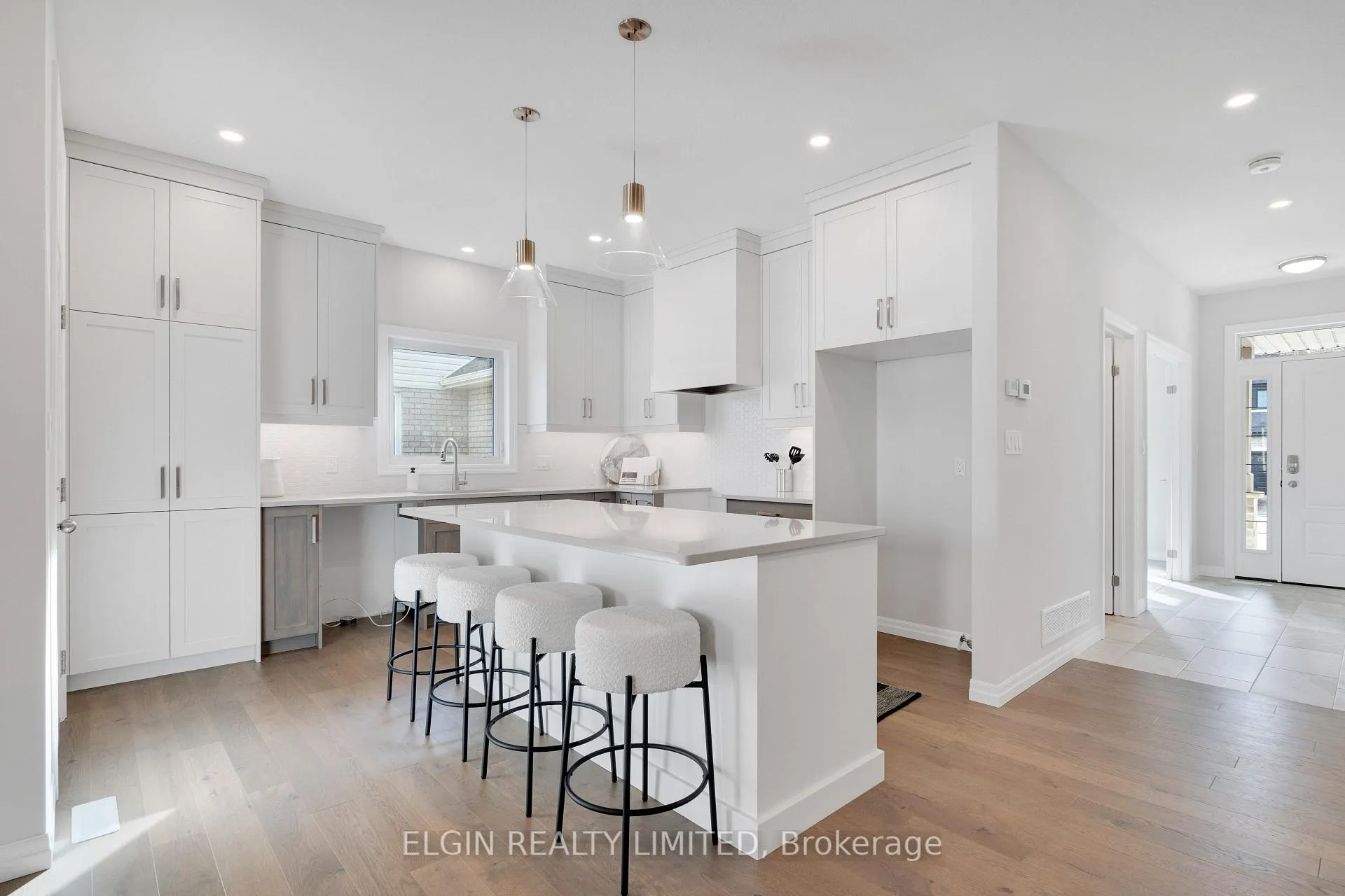 Photo 16 of 8 Hartland Circle, St. Thomas — HOMEH