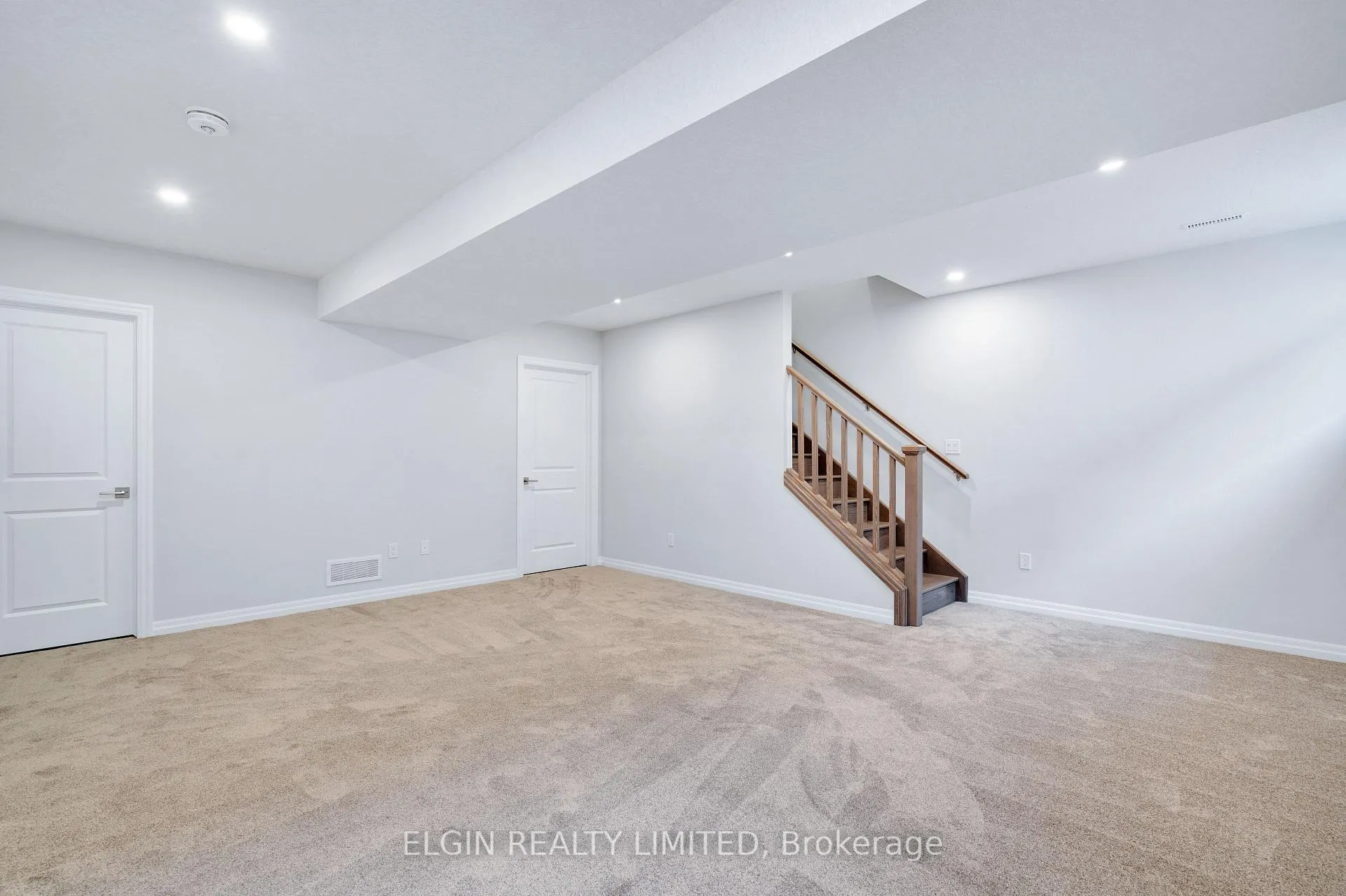 Photo 35 of 8 Hartland Circle, St. Thomas — HOMEH