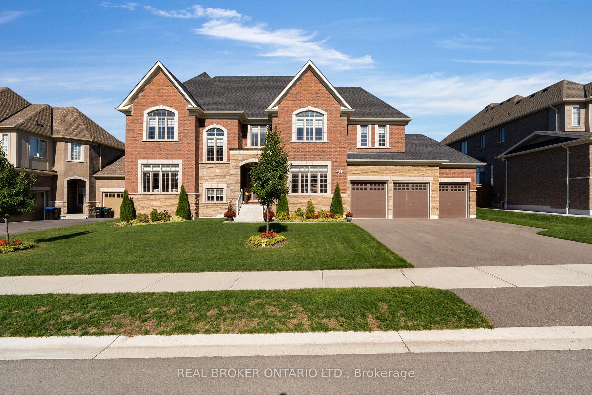 Photo 1 of 40 Jack Crescent, Springwater, Centre Vespra — HOMEH