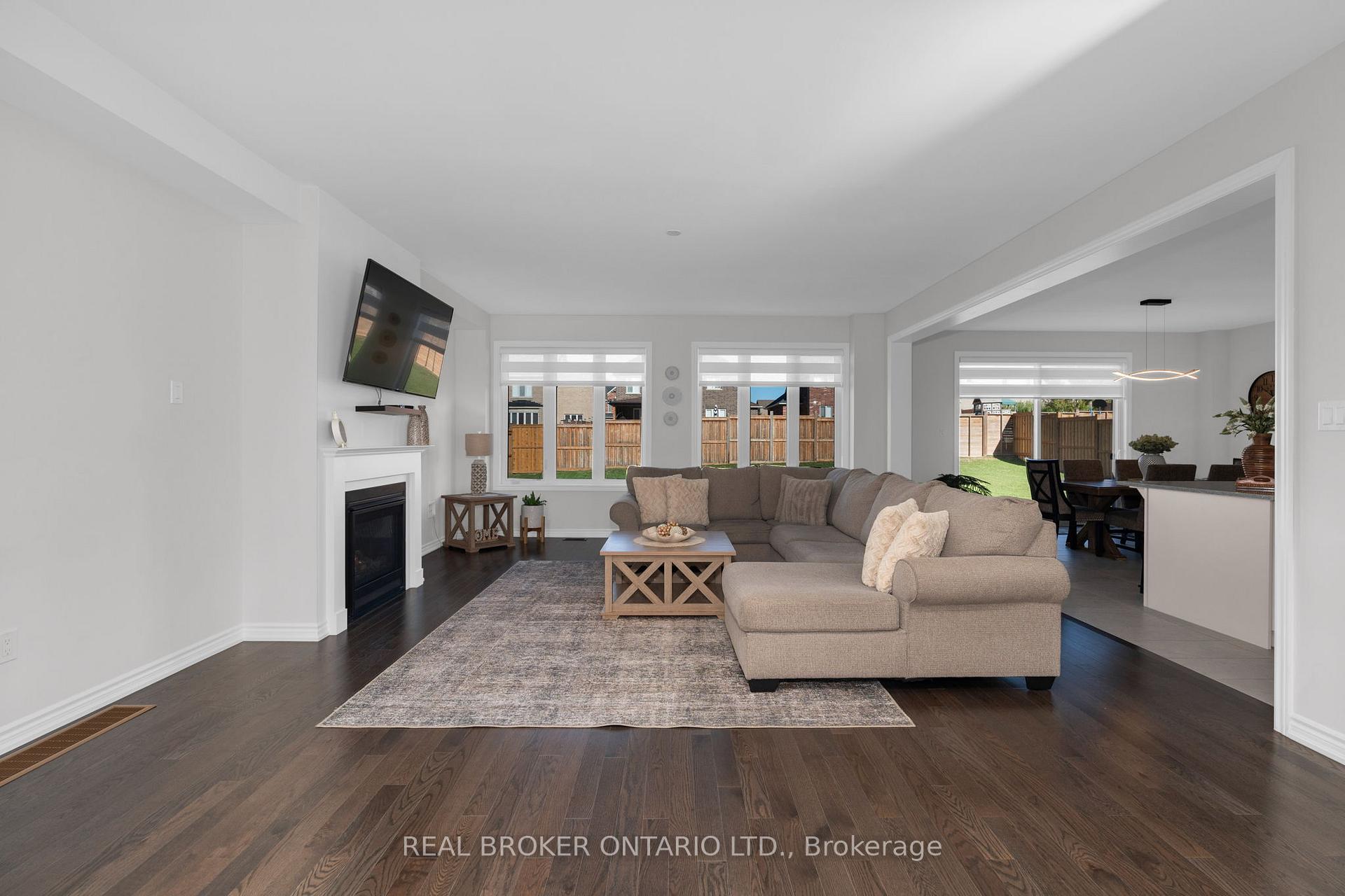 Photo 5 of 40 Jack Crescent, Springwater, Centre Vespra — HOMEH