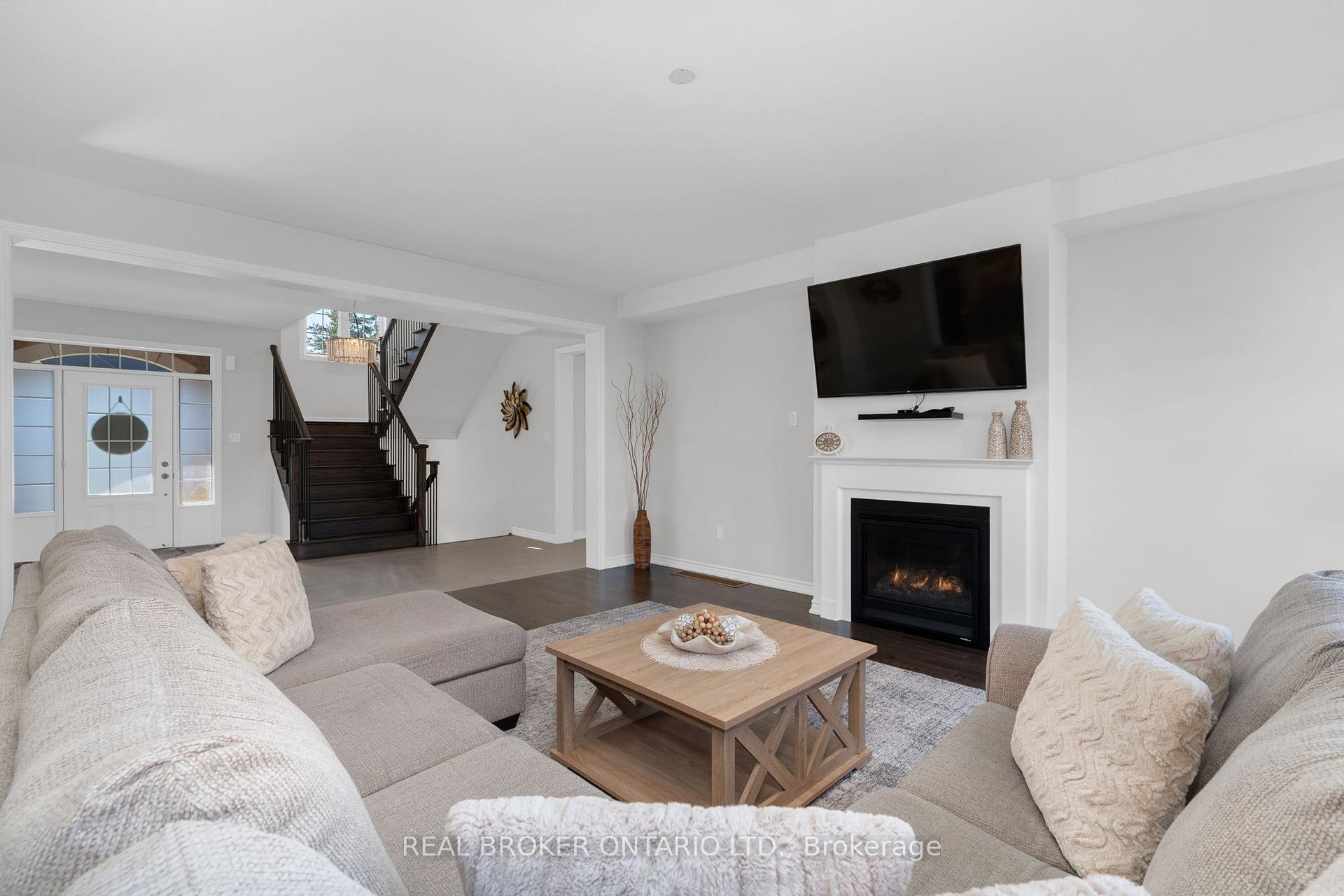 Photo 6 of 40 Jack Crescent, Springwater, Centre Vespra — HOMEH