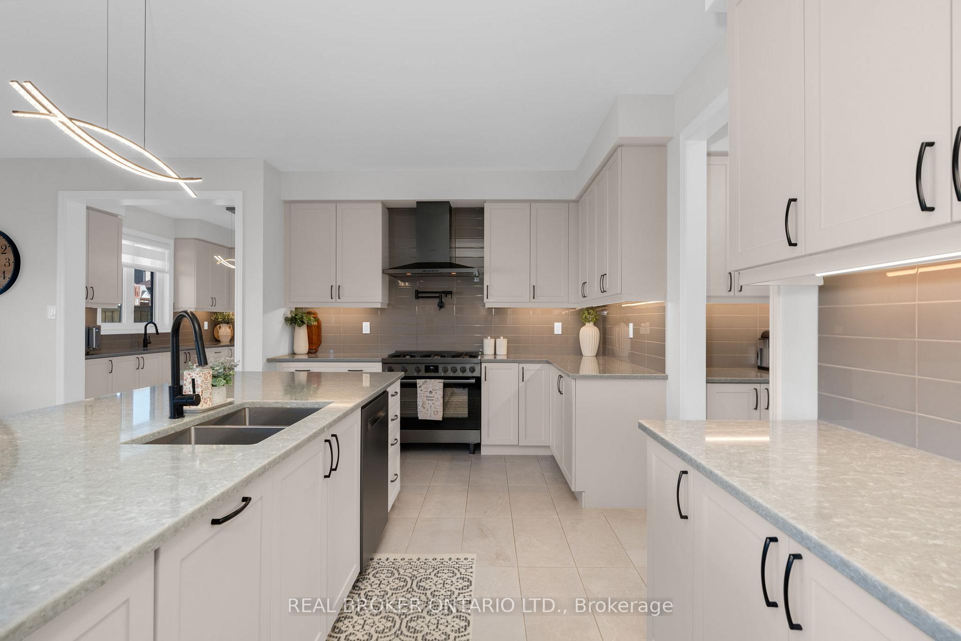 Photo 11 of 40 Jack Crescent, Springwater, Centre Vespra — HOMEH