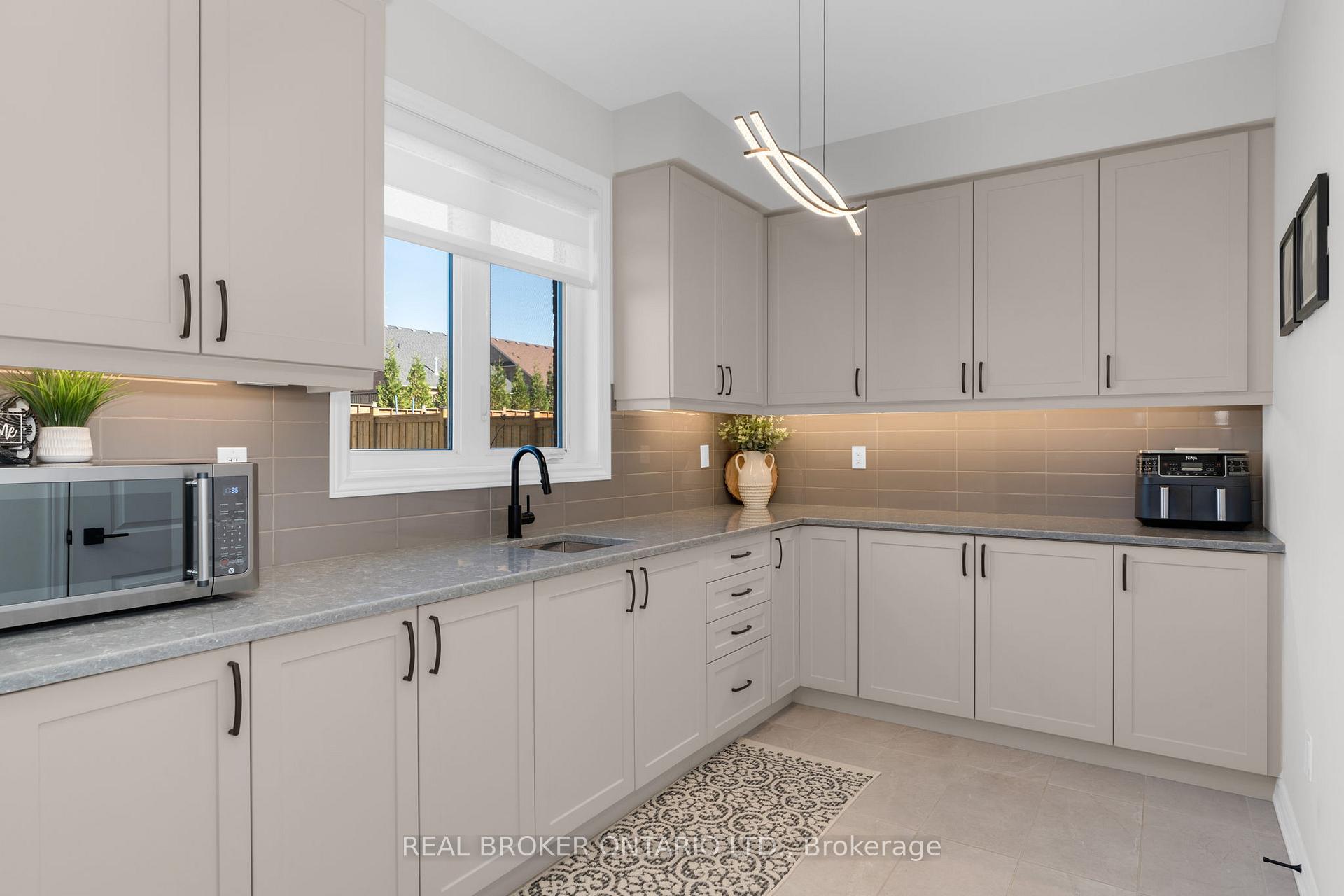 Photo 16 of 40 Jack Crescent, Springwater, Centre Vespra — HOMEH