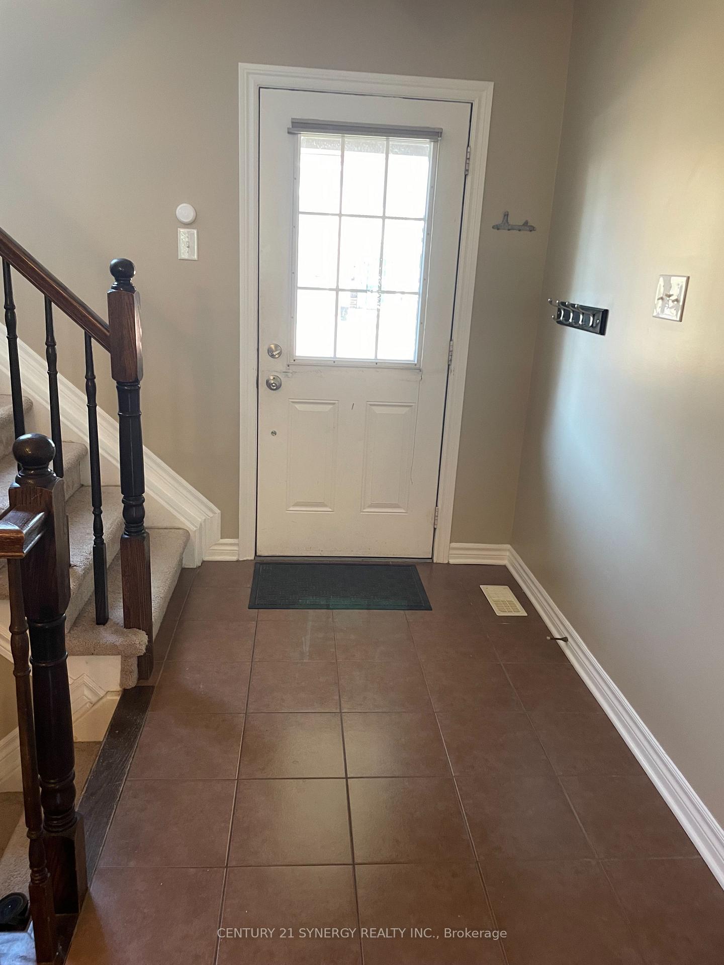 Photo 3 of 280 Par-La-Ville Circle, Ottawa, Stittsville (North) — HOMEH