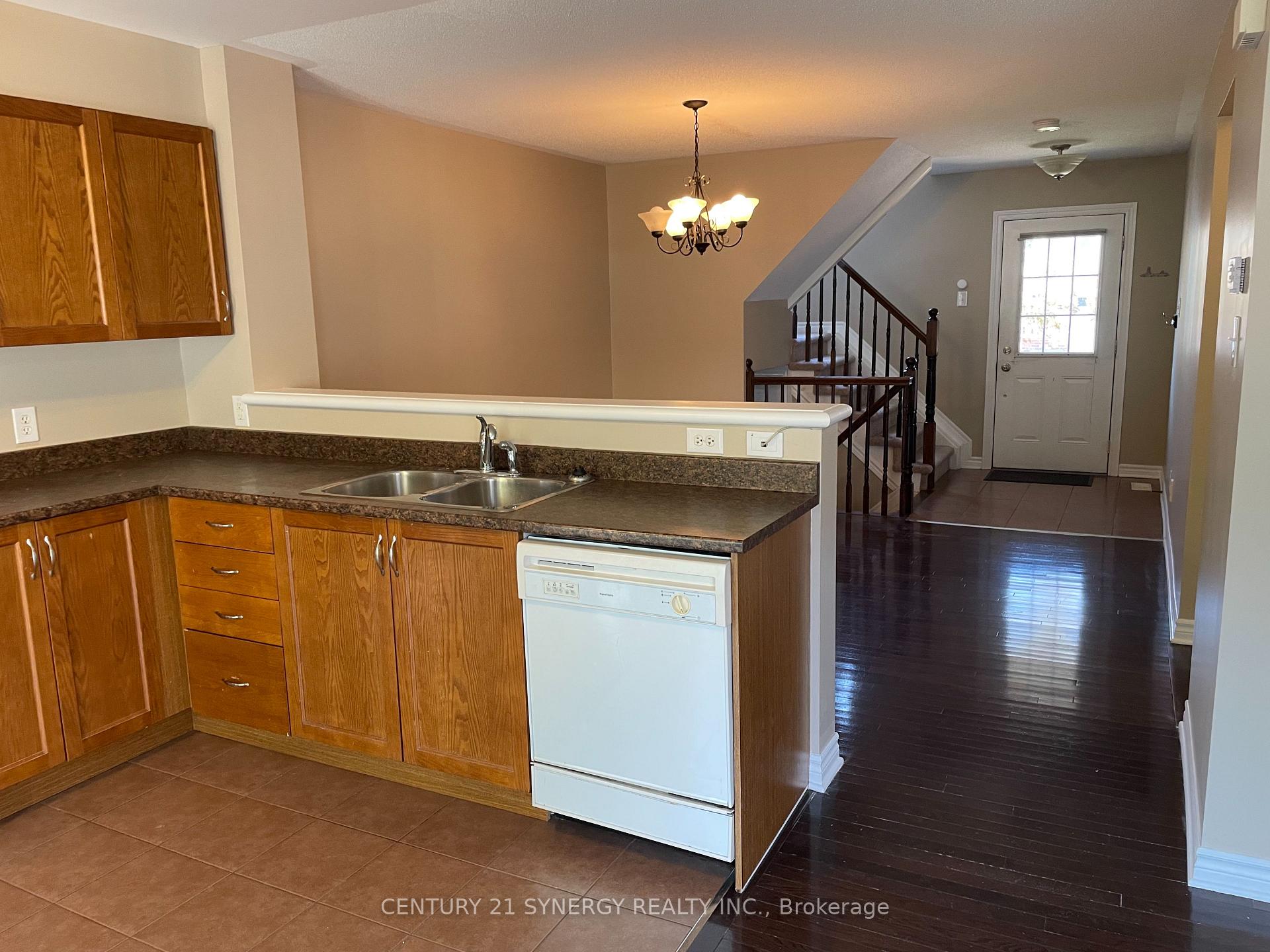 Photo 6 of 280 Par-La-Ville Circle, Ottawa, Stittsville (North) — HOMEH