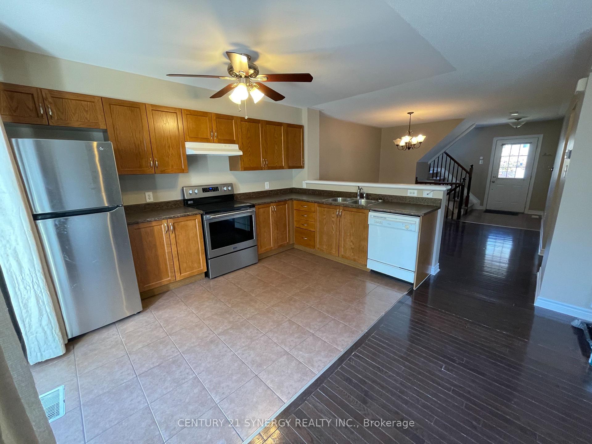 Photo 7 of 280 Par-La-Ville Circle, Ottawa, Stittsville (North) — HOMEH