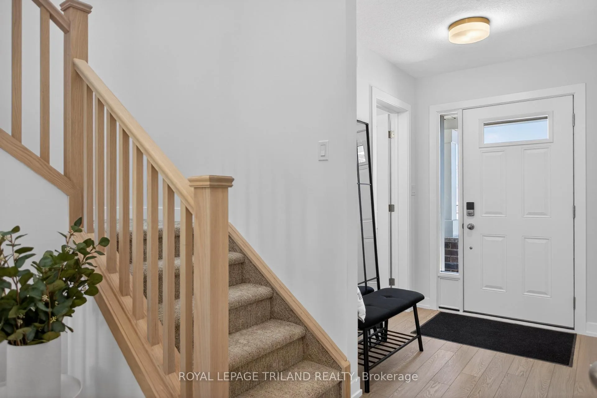 Photo 7 of 121 Styles Drive, St. Thomas — HOMEH