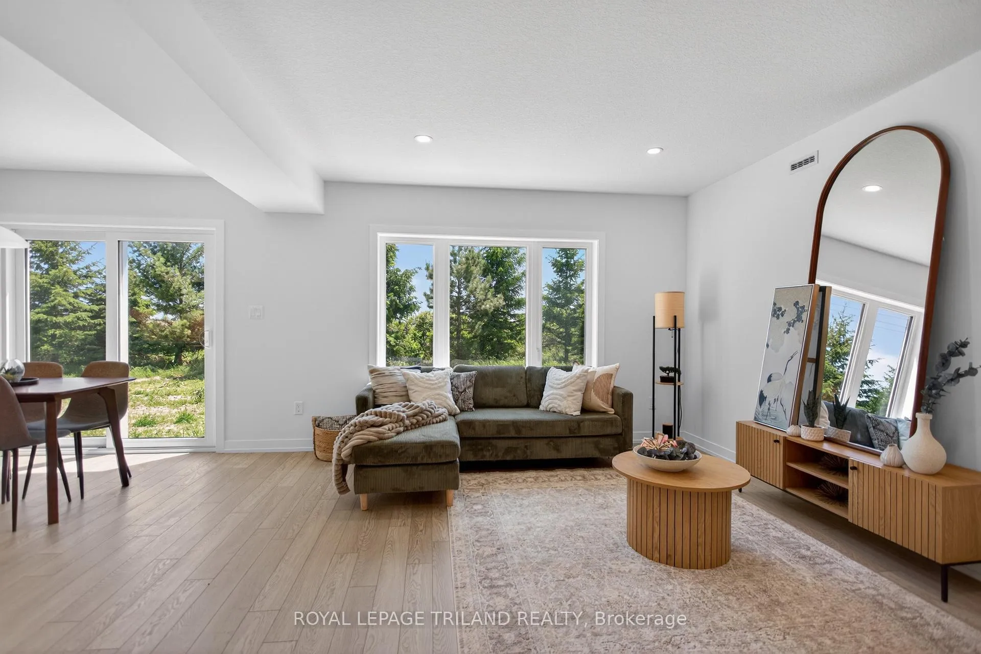 Photo 12 of 121 Styles Drive, St. Thomas — HOMEH