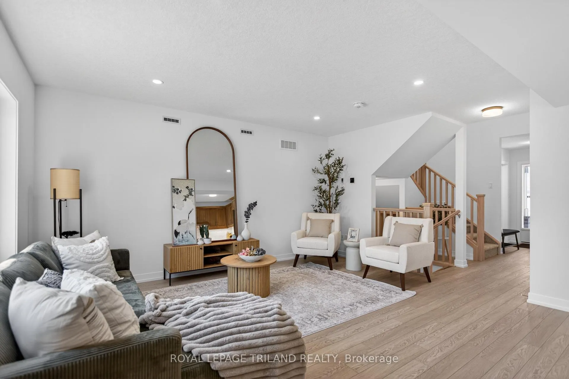 Photo 13 of 121 Styles Drive, St. Thomas — HOMEH