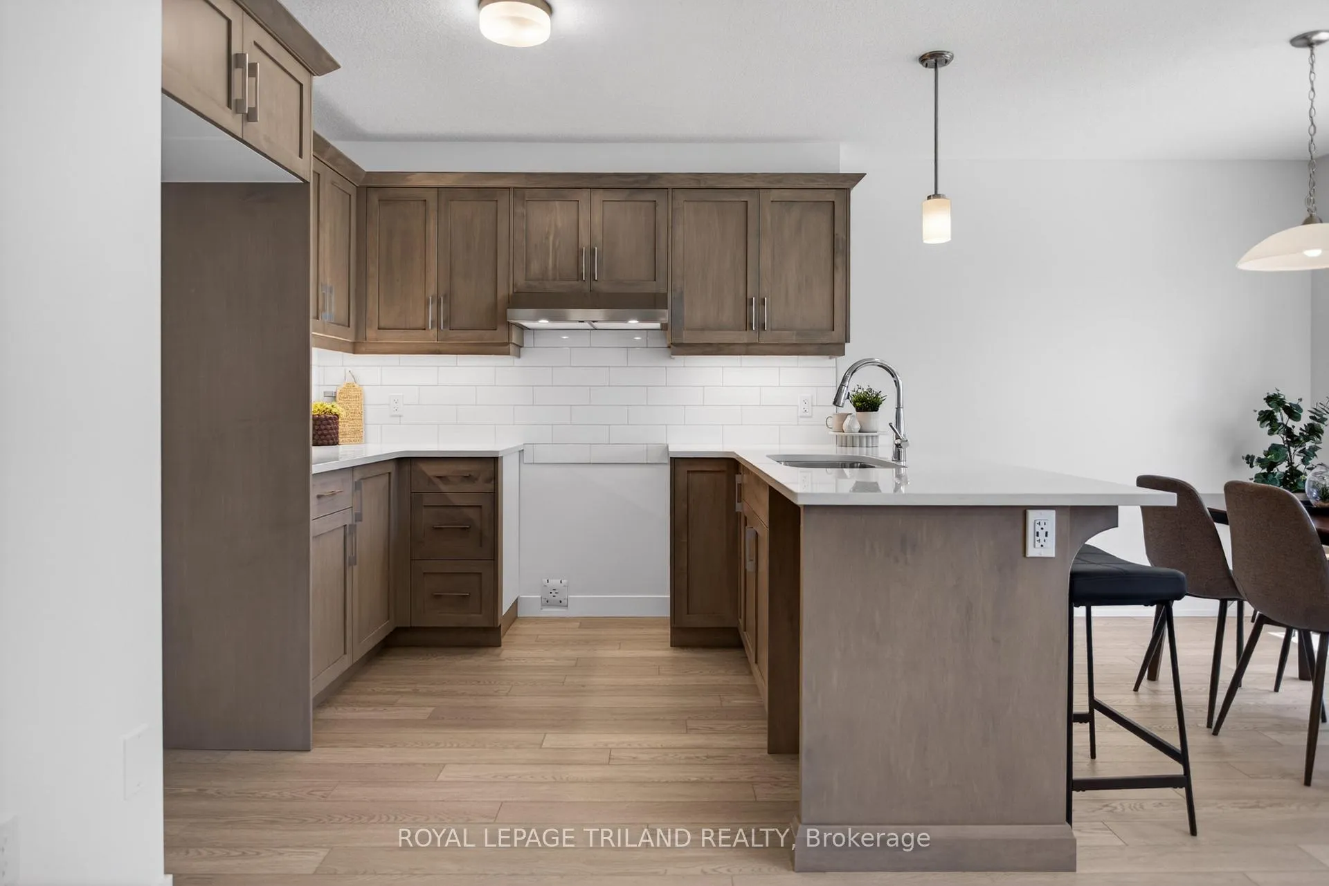 Photo 17 of 121 Styles Drive, St. Thomas — HOMEH
