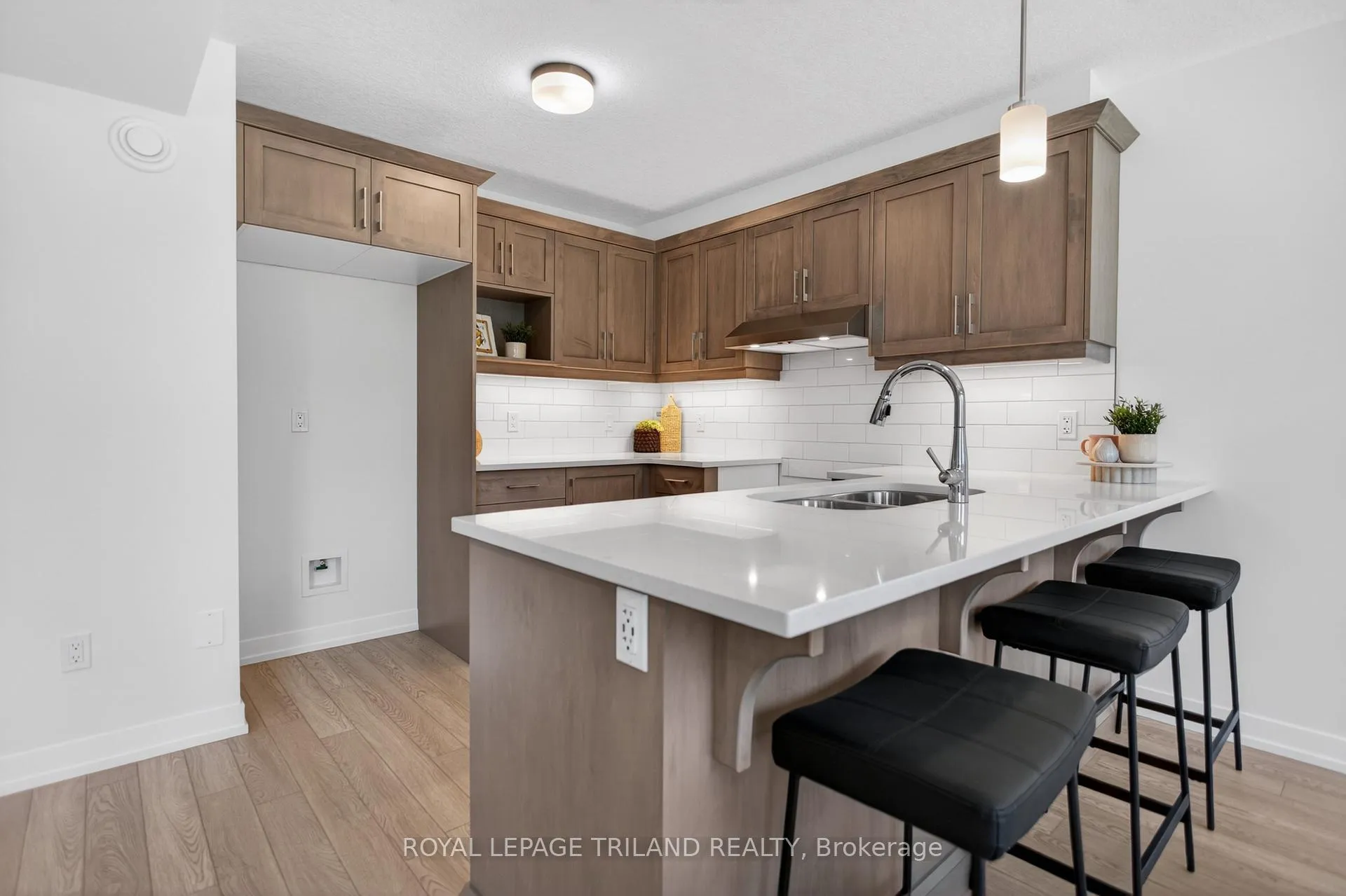 Photo 18 of 121 Styles Drive, St. Thomas — HOMEH